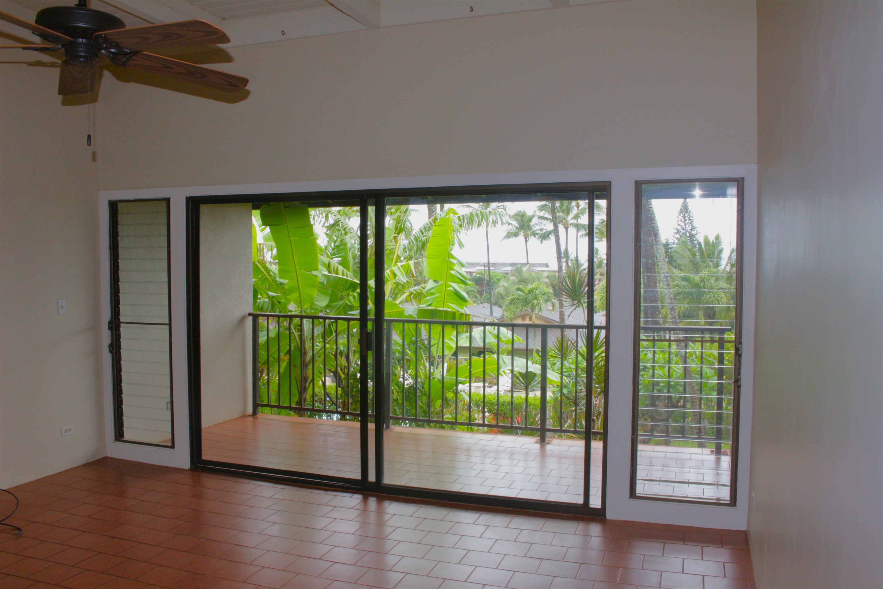 Hale Royale condo # C-108, Lahaina, Hawaii - photo 5 of 25