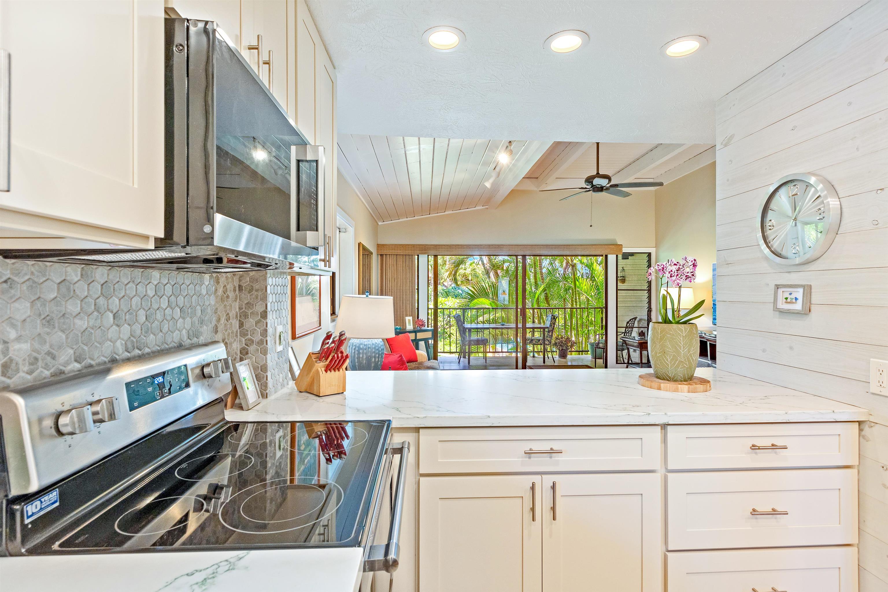 Hale Royale condo # D101, Lahaina, Hawaii - photo 11 of 40