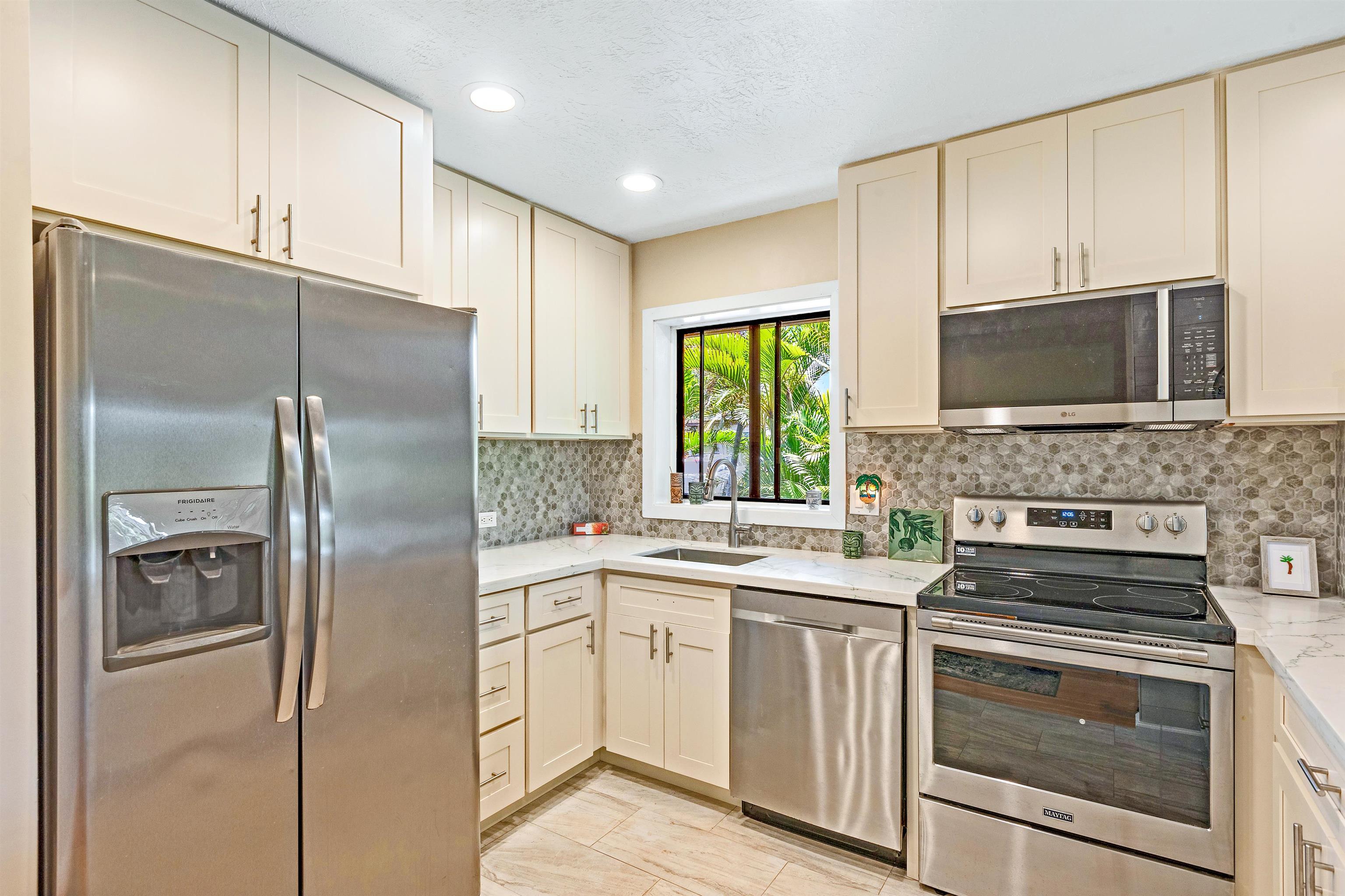 Hale Royale condo # D101, Lahaina, Hawaii - photo 10 of 40