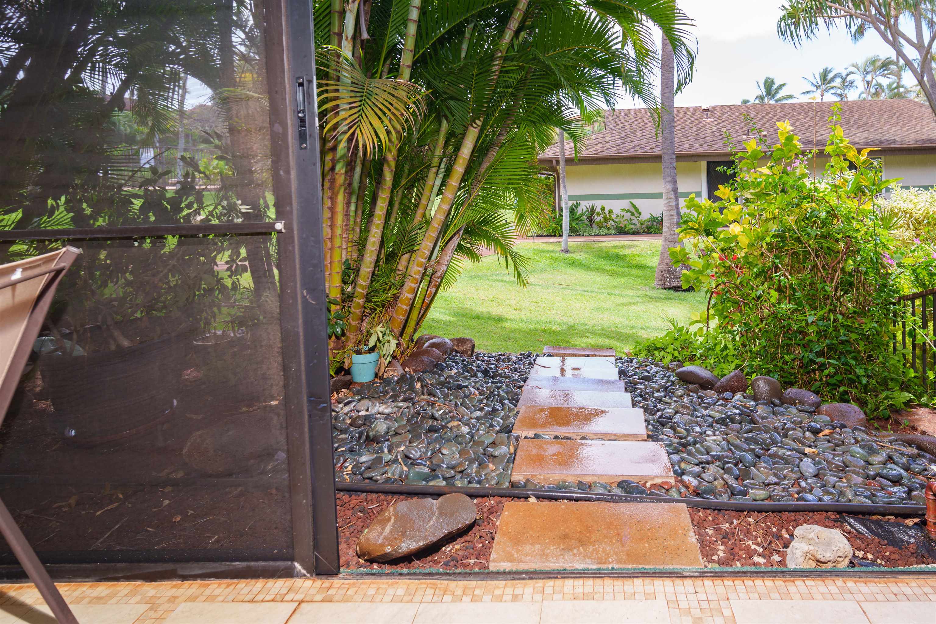 Hale Royale condo # E-102, Lahaina, Hawaii - photo 8 of 24