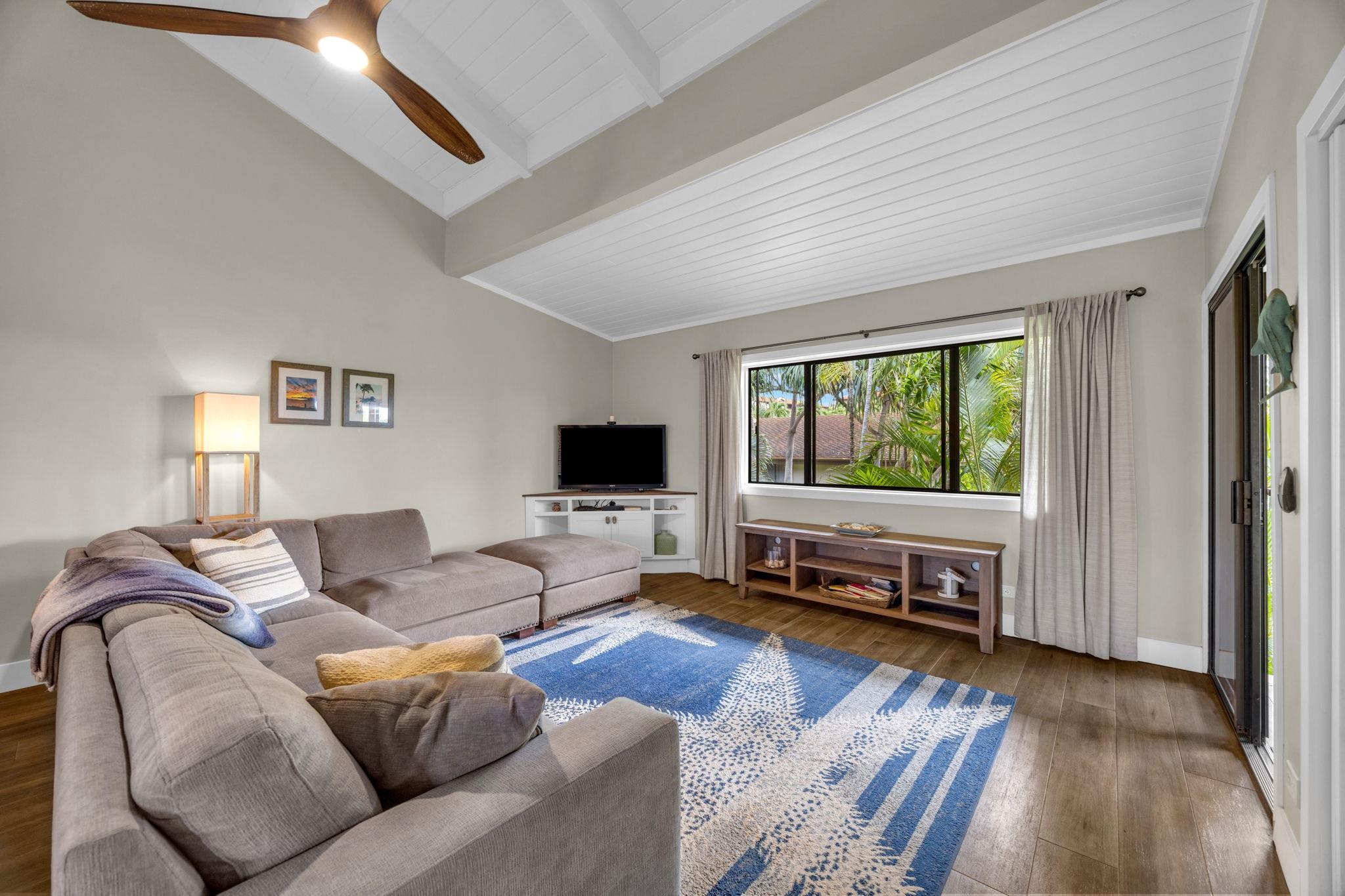 Hale Royale condo # E205, Lahaina, Hawaii - photo 11 of 28