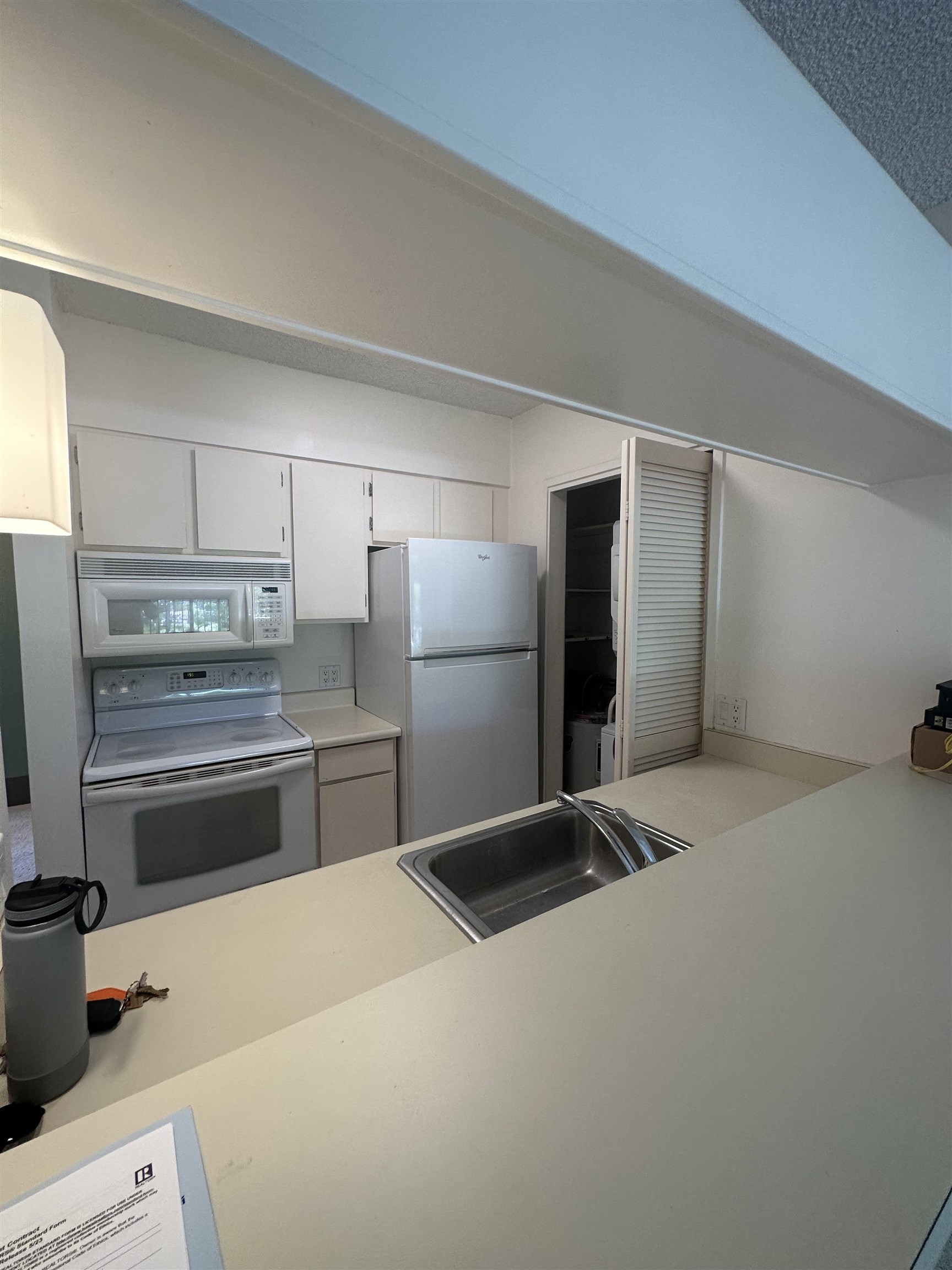 Hale Royale condo # E207, Lahaina, Hawaii - photo 15 of 20