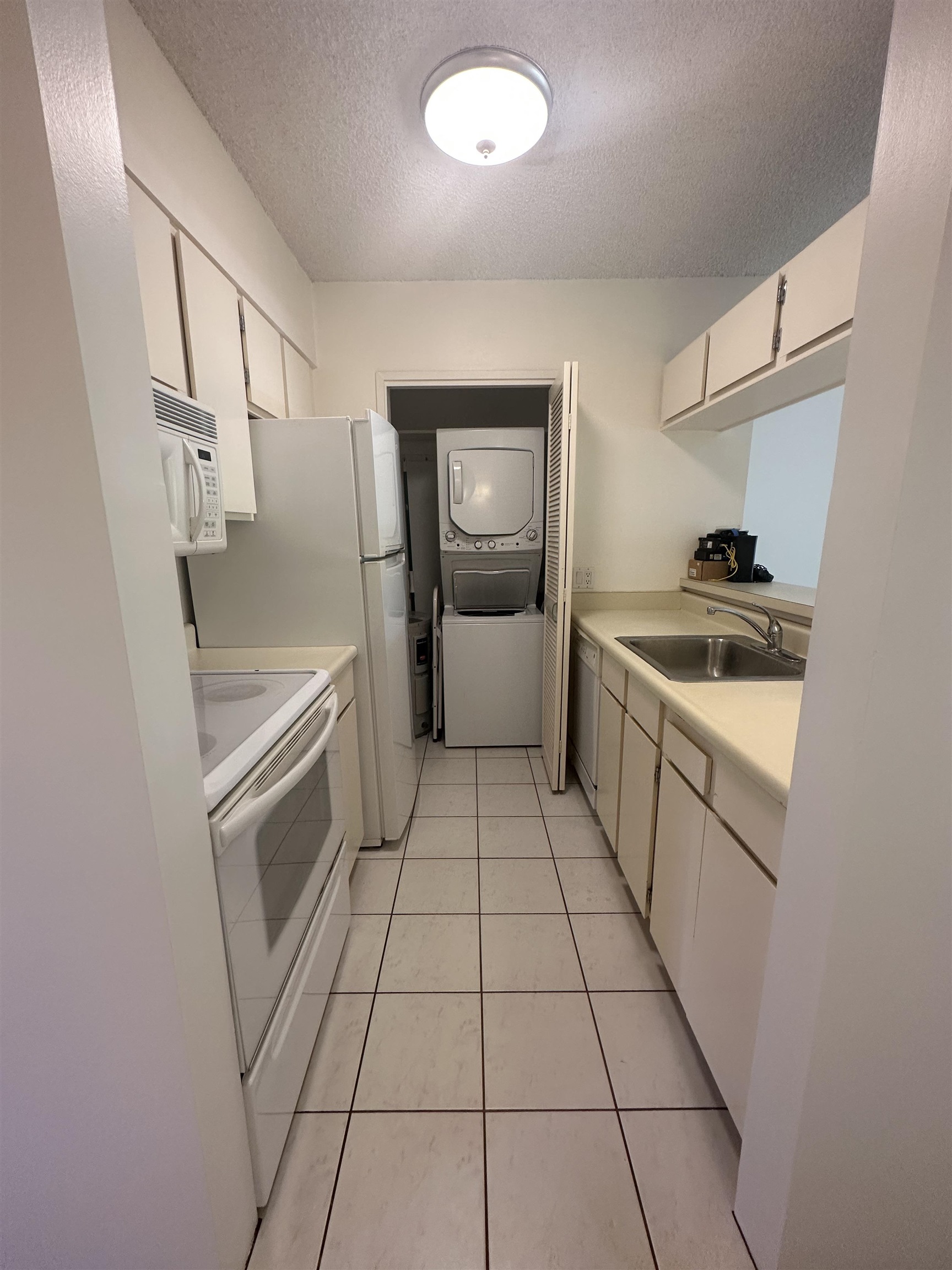 Hale Royale condo # E207, Lahaina, Hawaii - photo 16 of 20