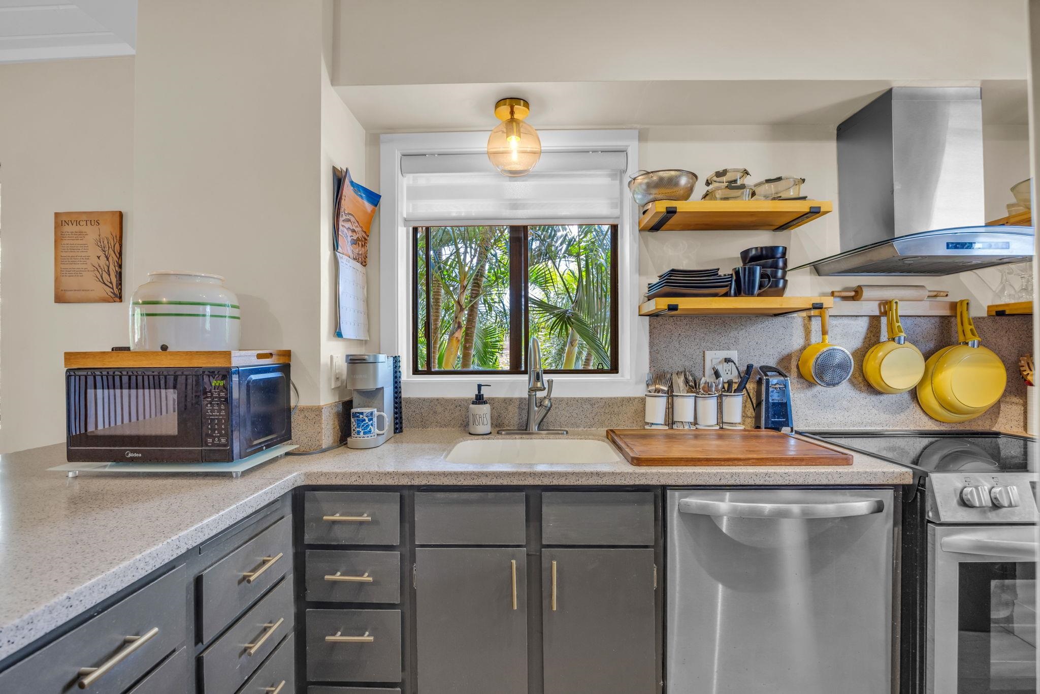 Hale Royale condo # E212, Lahaina, Hawaii - photo 11 of 36