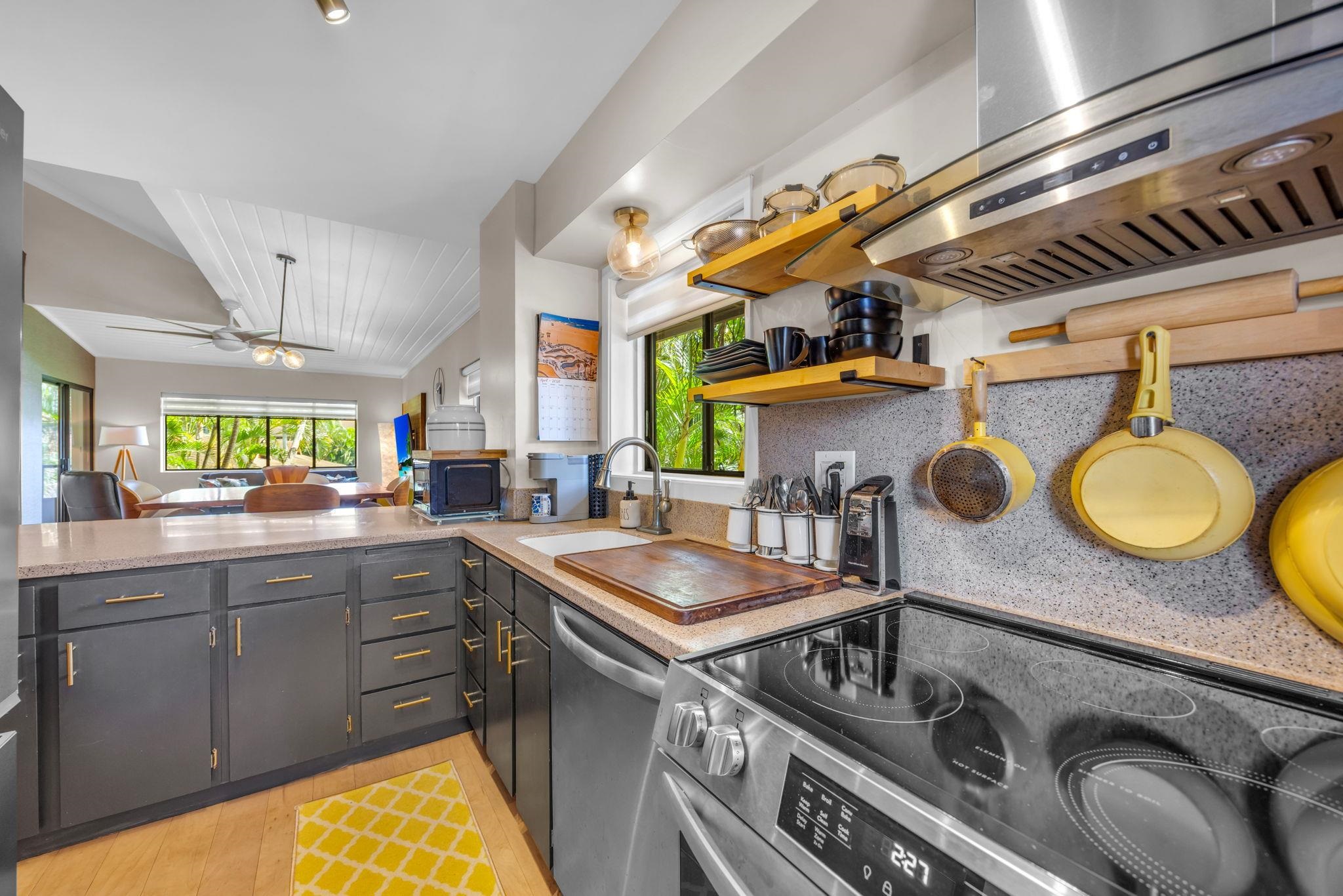 Hale Royale condo # E212, Lahaina, Hawaii - photo 4 of 36