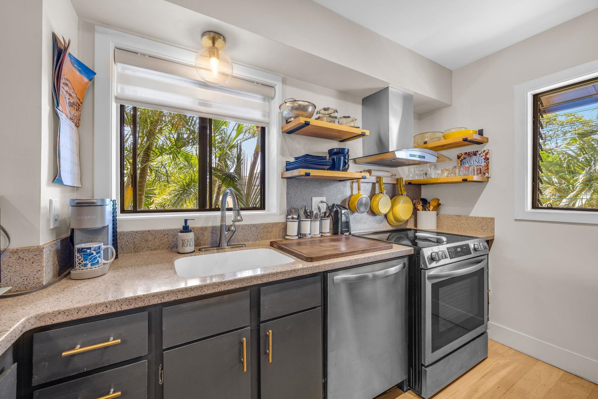 Hale Royale condo # E212, Lahaina, Hawaii - photo 10 of 36