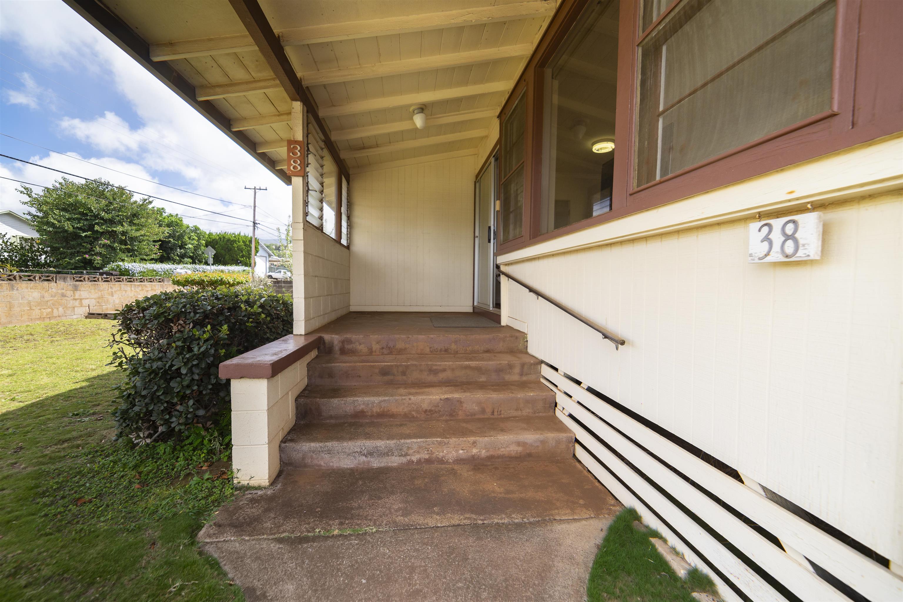 38  Kealaloa Ave , Makawao/Olinda/Haliimaile home - photo 4 of 40