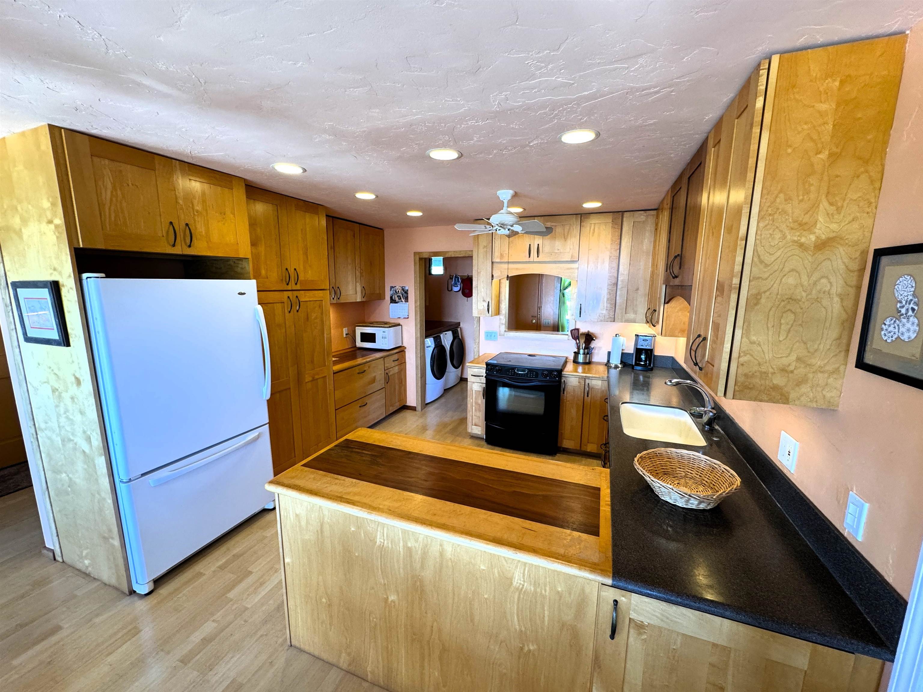 380  Ulua Rd , Molokai home - photo 11 of 44