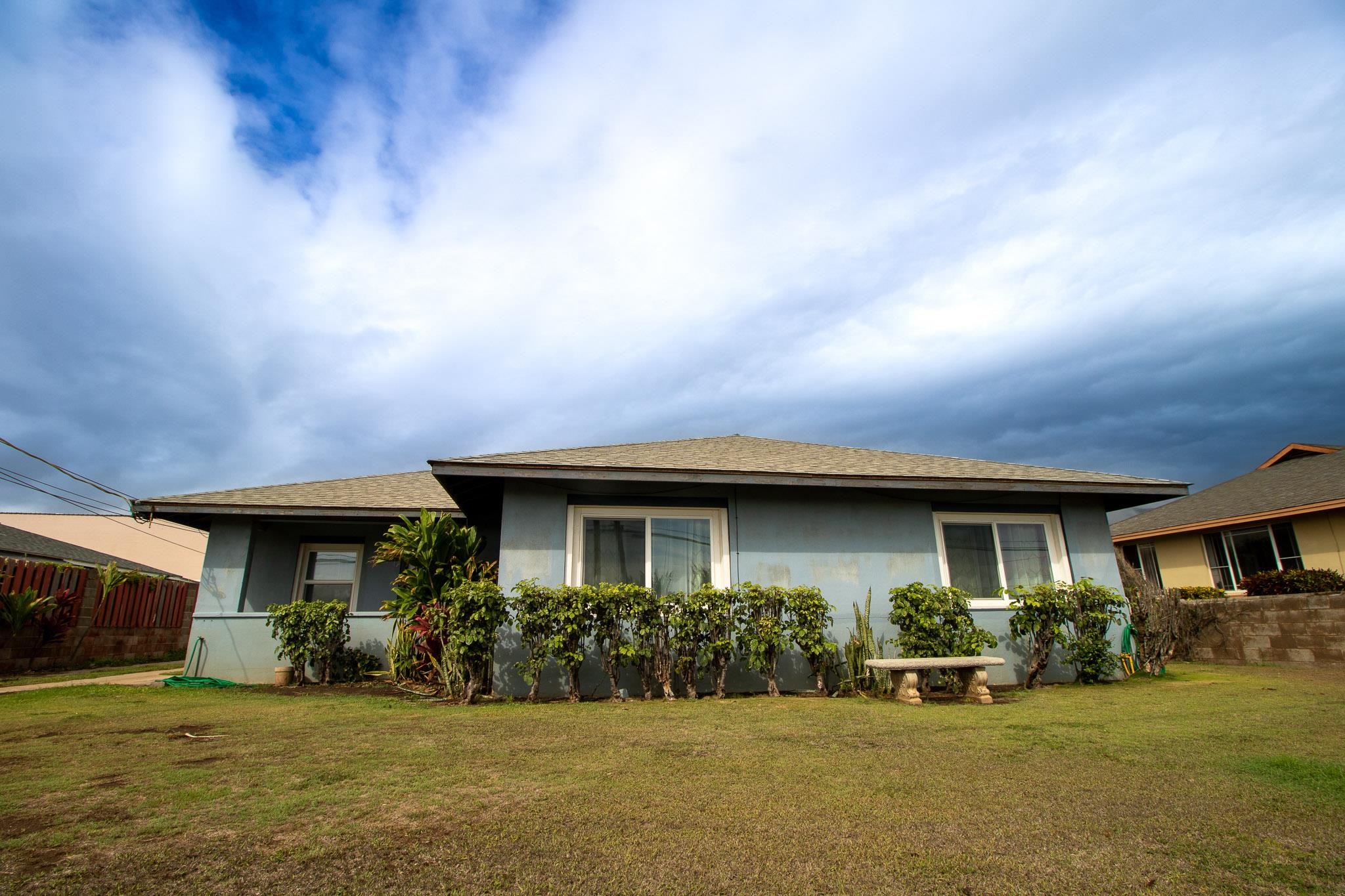 381  Waiehu Beach Rd , Wailuku home - photo 5 of 50