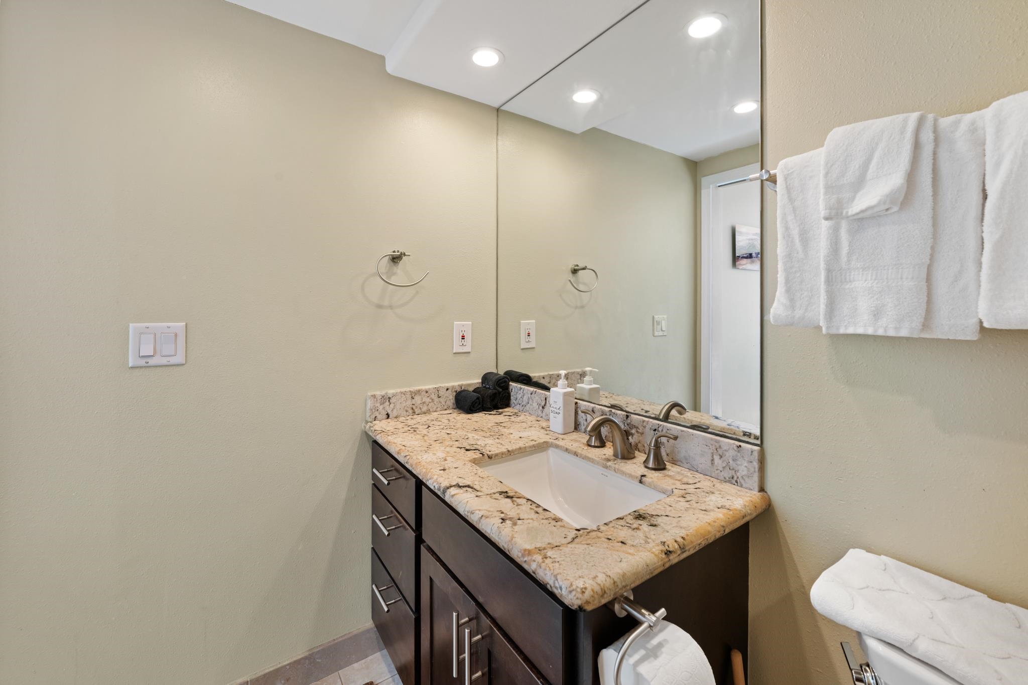 Hale Ono Loa condo # 310, Lahaina, Hawaii - photo 16 of 22