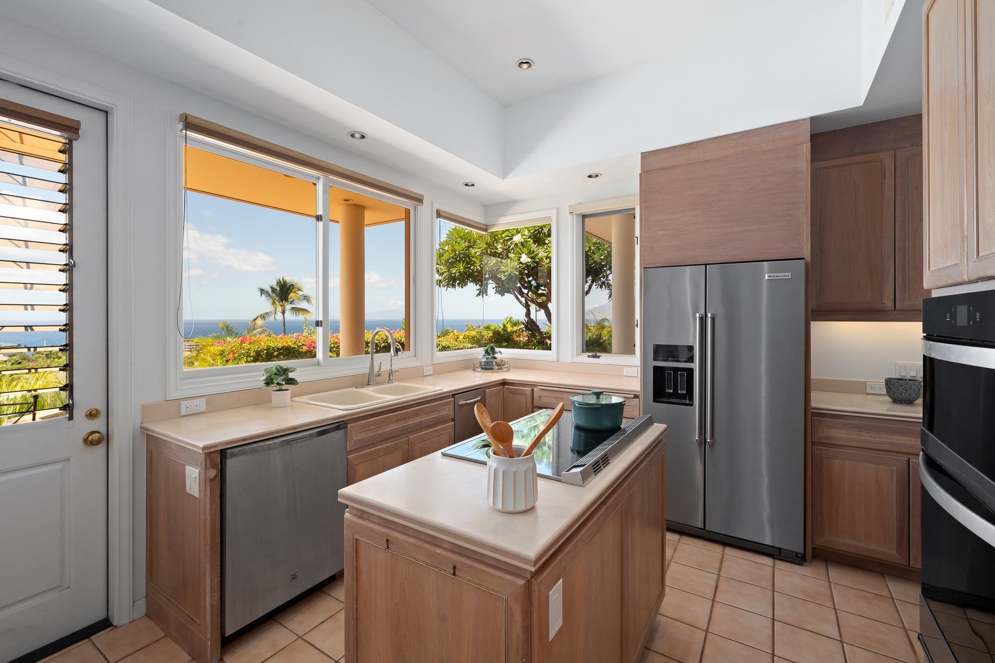 3870  Wailea Ekolu Pl Wailea, Wailea/Makena home - photo 20 of 48