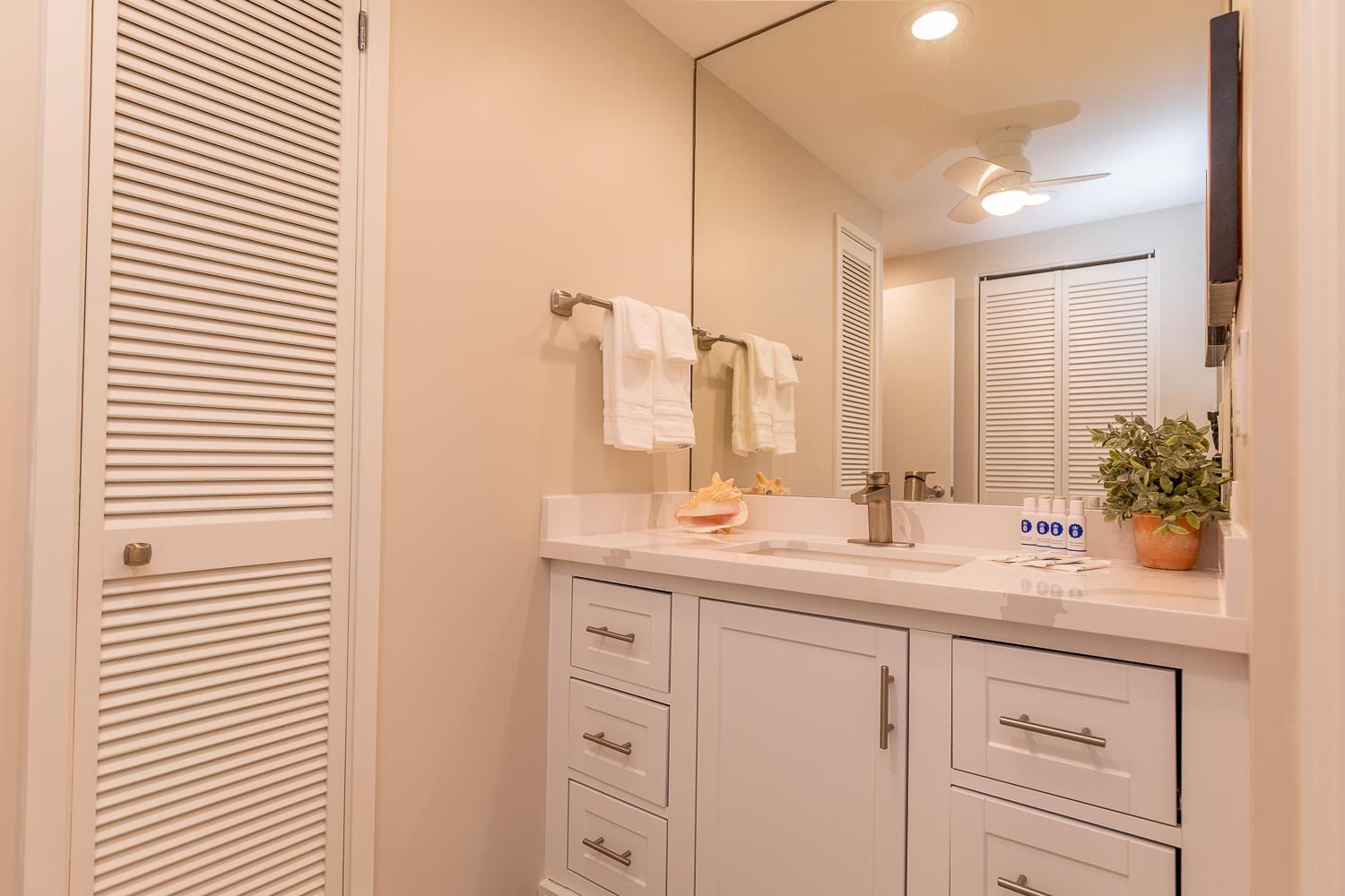 Hale Mahina condo # A207, Lahaina, Hawaii - photo 14 of 20