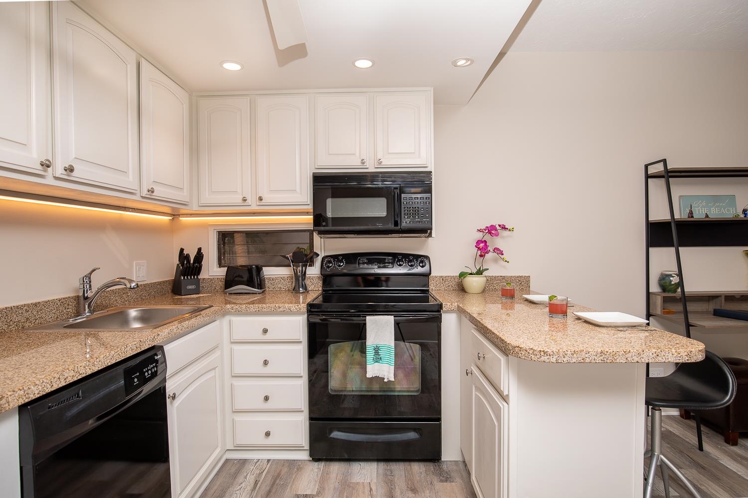 Hale Mahina condo # A207, Lahaina, Hawaii - photo 7 of 20