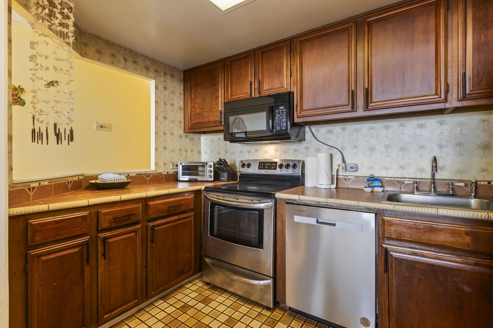 Hale Mahina condo # B-205, Lahaina, Hawaii - photo 8 of 28