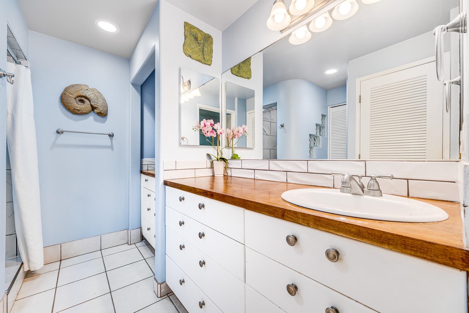 Hale Mahina condo # B402, Lahaina, Hawaii - photo 18 of 50