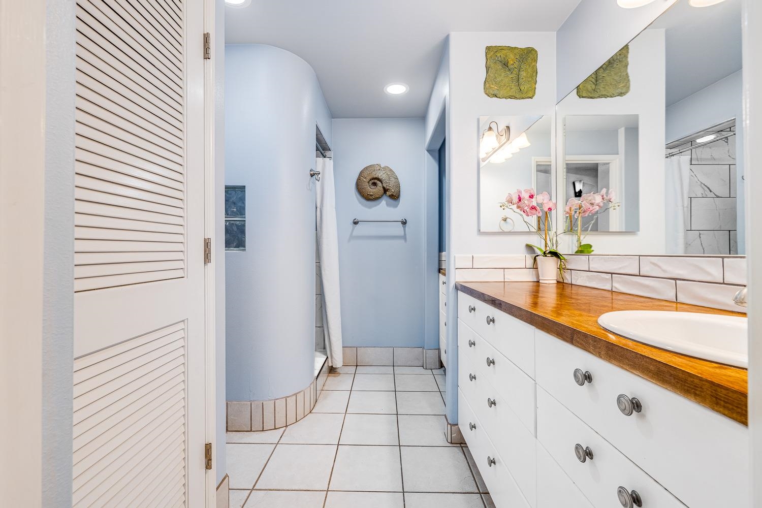 Hale Mahina condo # B402, Lahaina, Hawaii - photo 19 of 50