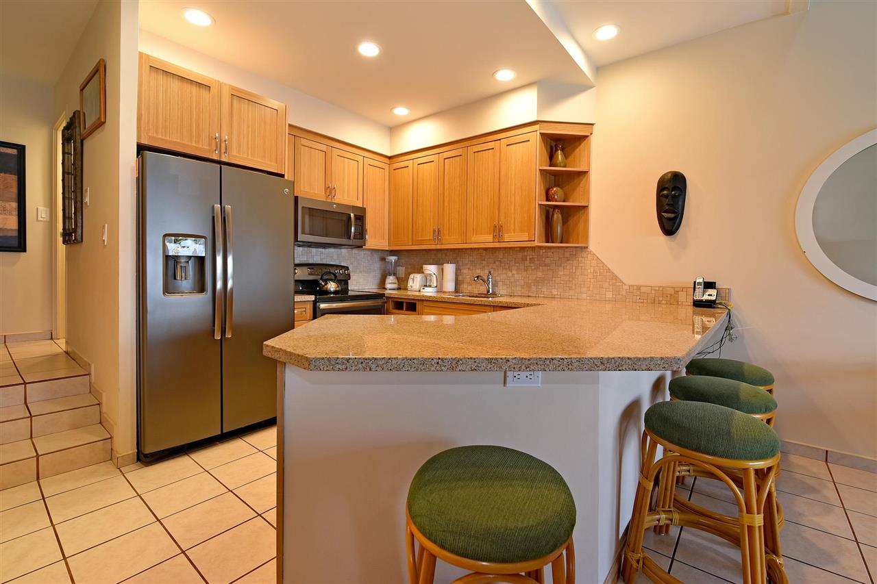Hale Mahina condo # B403, Lahaina, Hawaii - photo 5 of 30