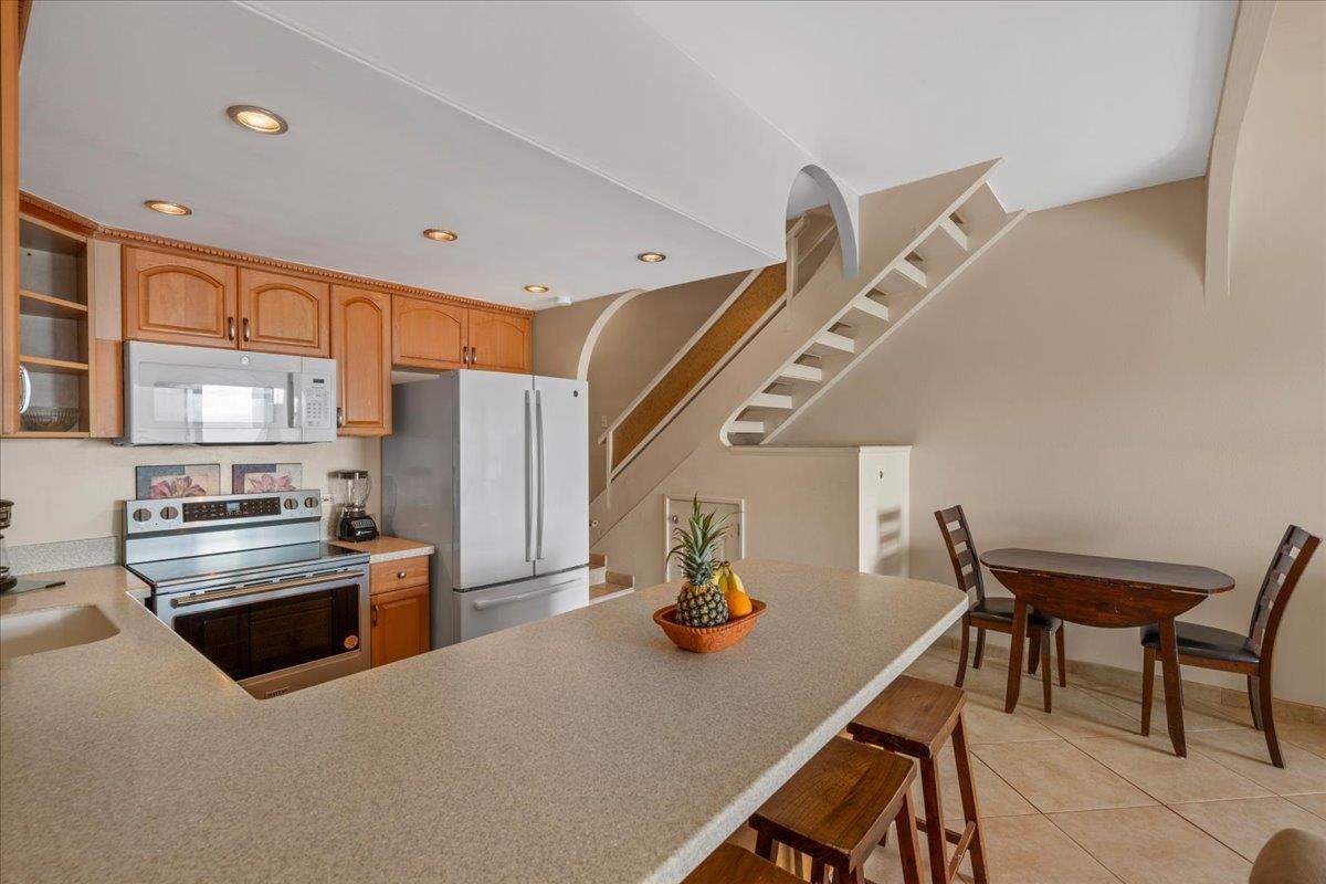 Hale Mahina condo # B404, Lahaina, Hawaii - photo 14 of 36