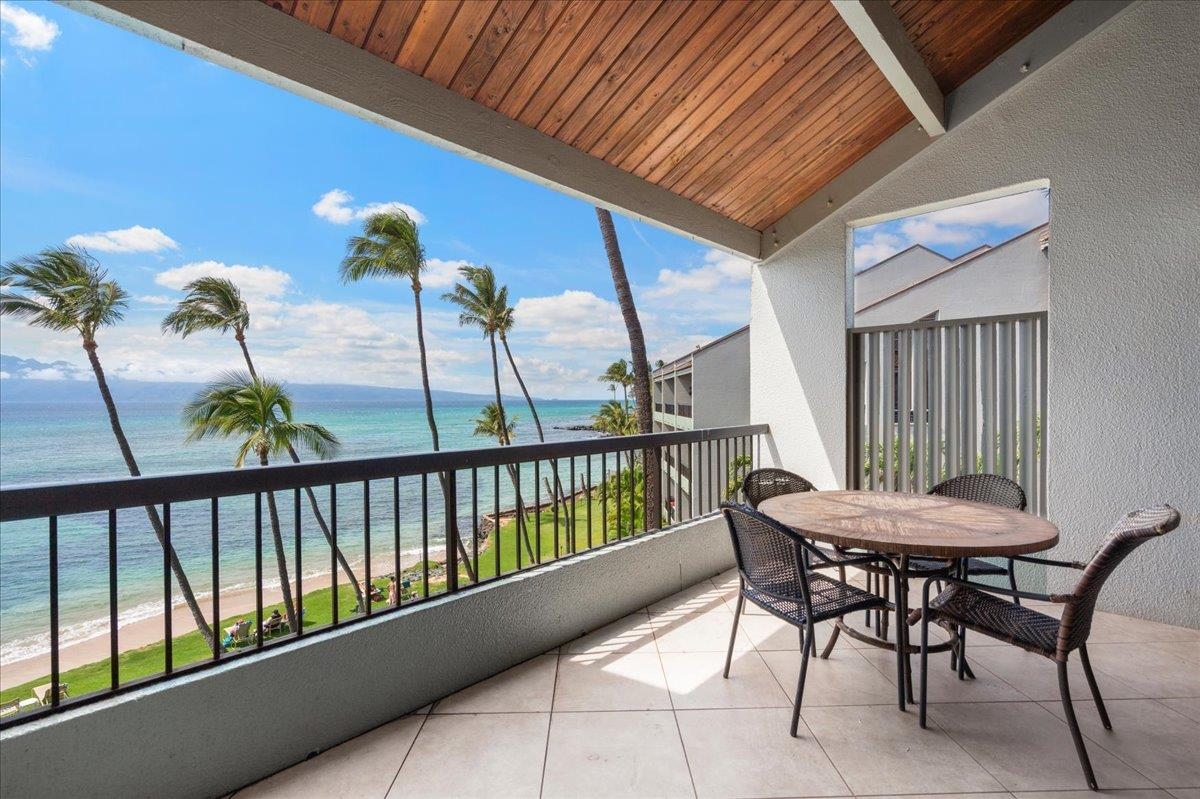 Hale Mahina condo # B404, Lahaina, Hawaii - photo 21 of 36