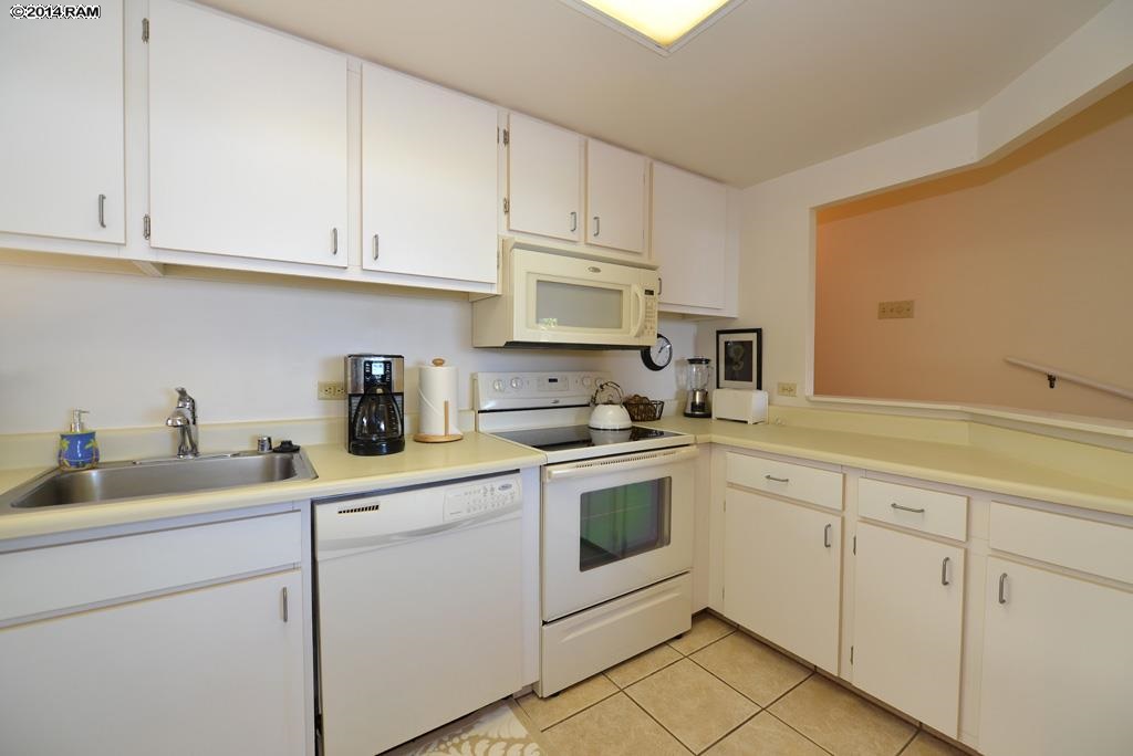 Hale Mahina condo # B301, Lahaina, Hawaii - photo 19 of 29