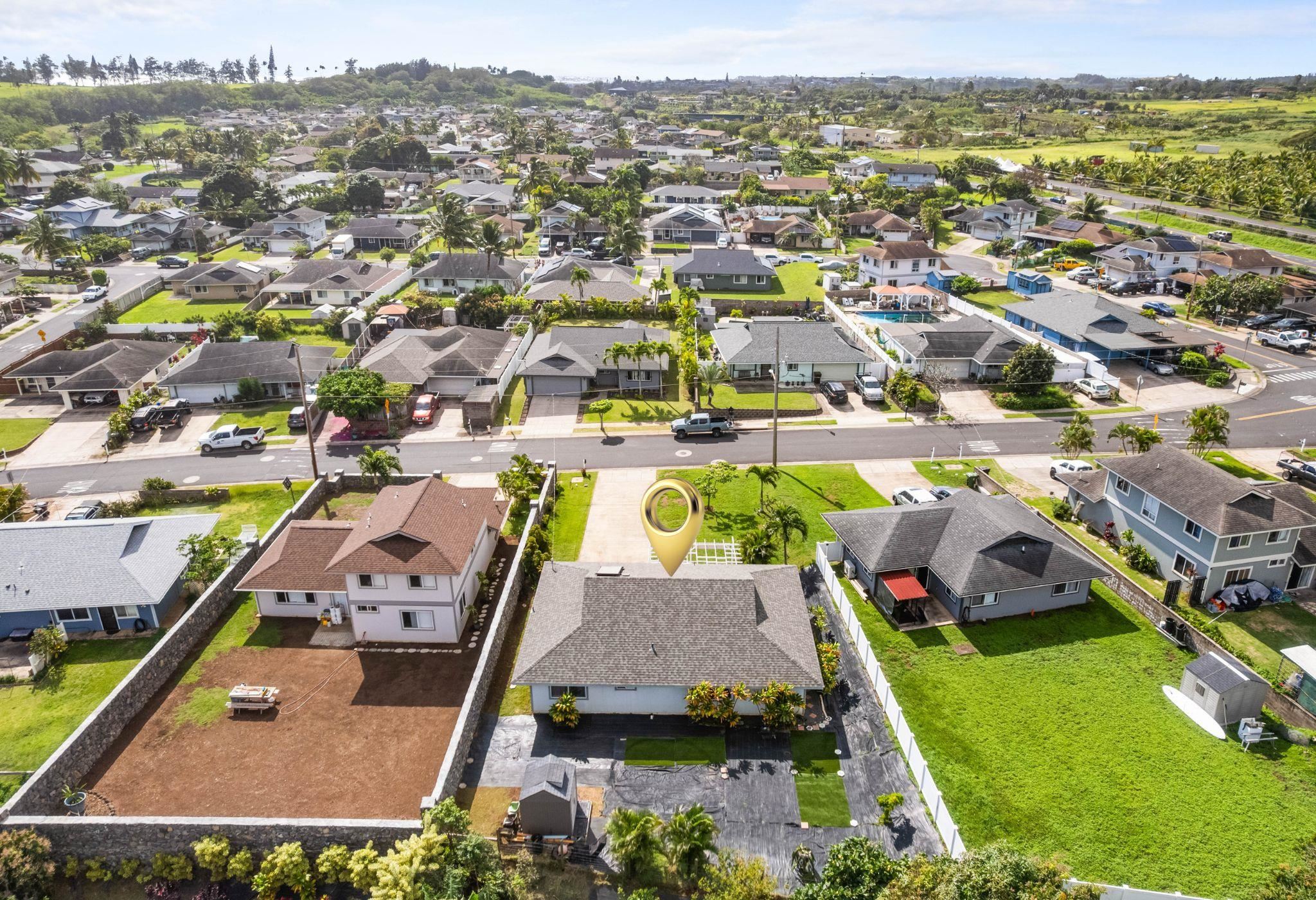 39  Hoola Hou St , Wailuku home - photo 2 of 25