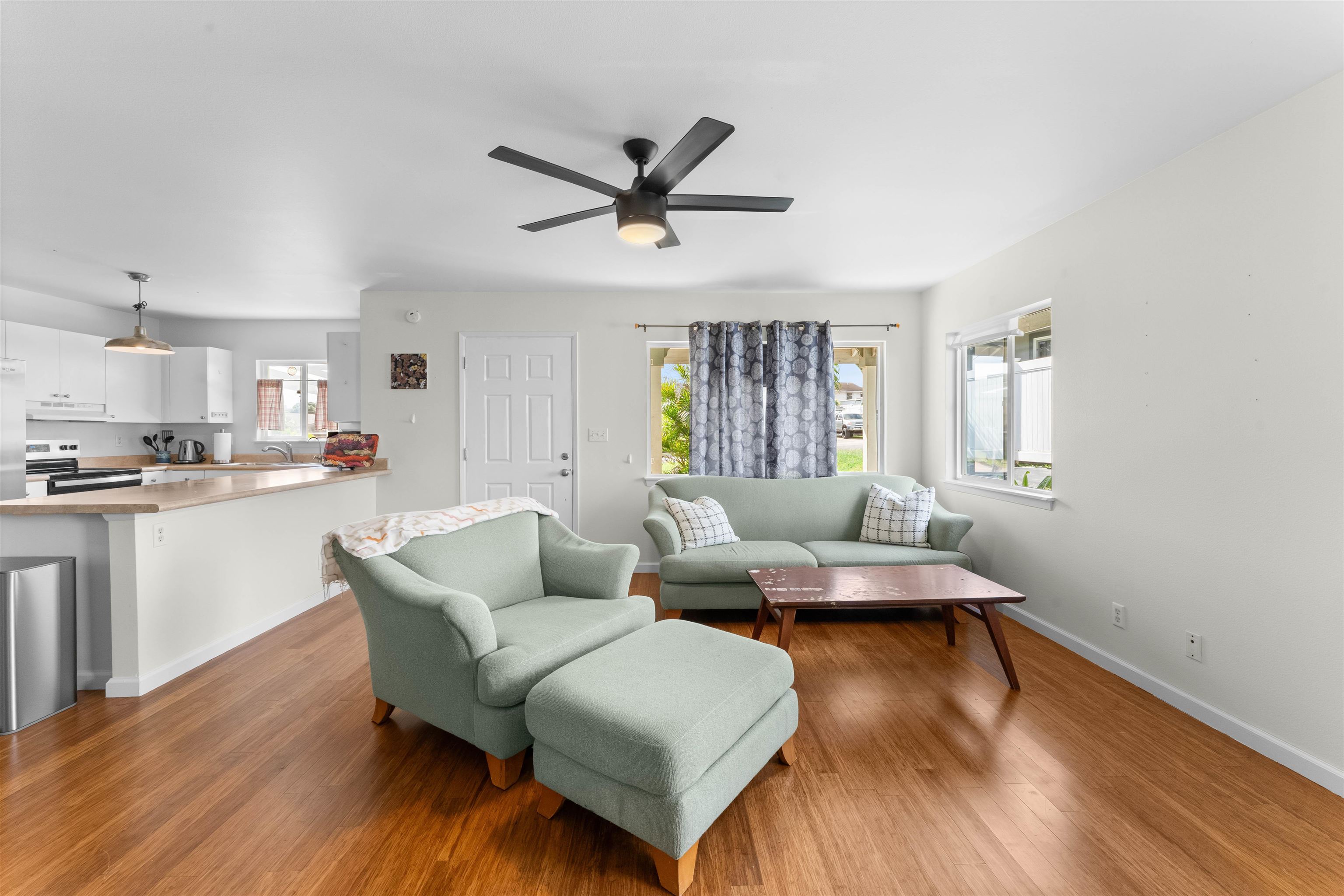 39  Hoola Hou St , Wailuku home - photo 6 of 25