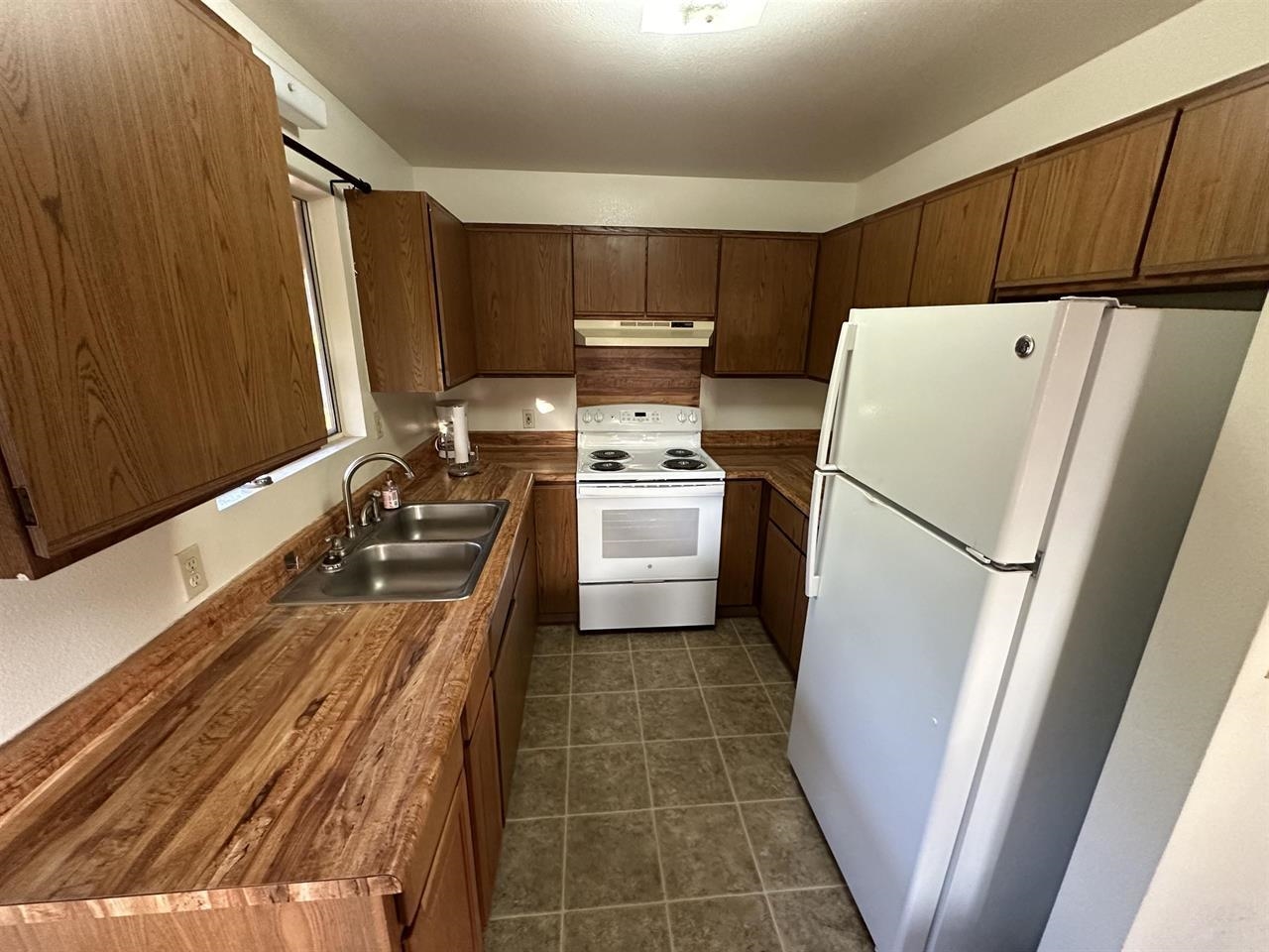 390  Auhana Rd , Kihei home - photo 8 of 36