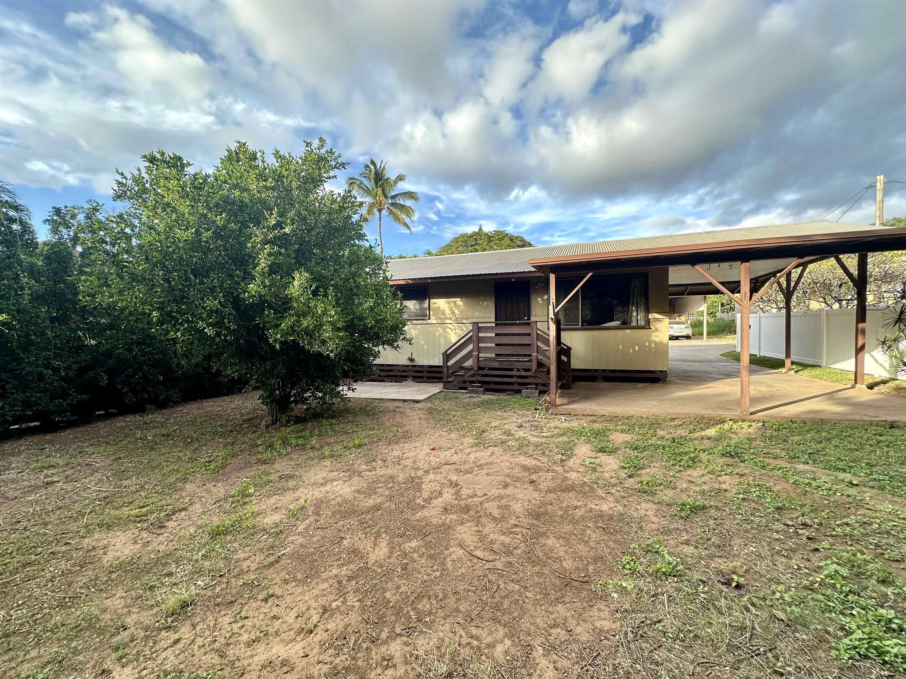 390  Auhana Rd , Kihei home - photo 2 of 18