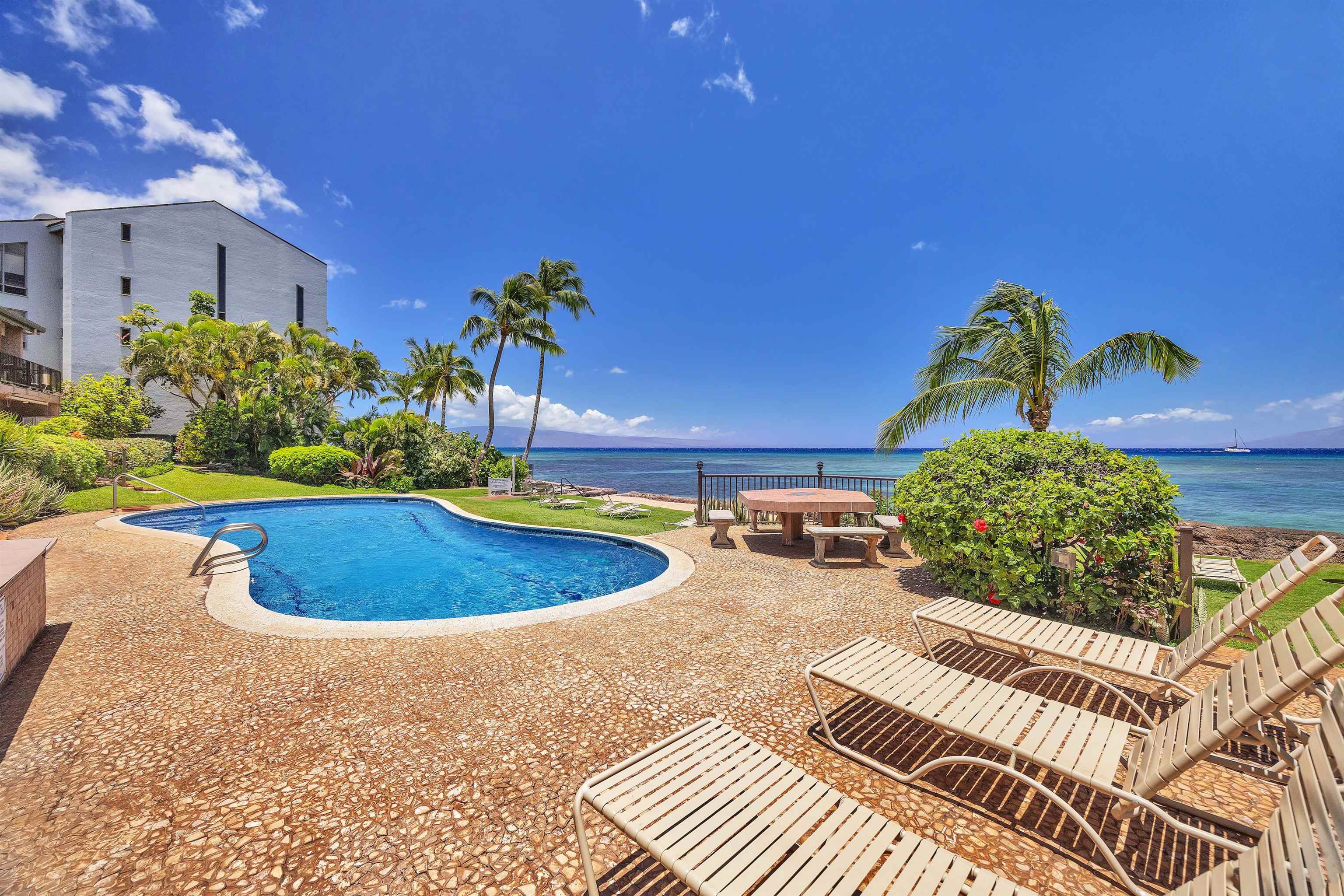 Hoyochi Nikko condo # 207, Lahaina, Hawaii - photo 38 of 43