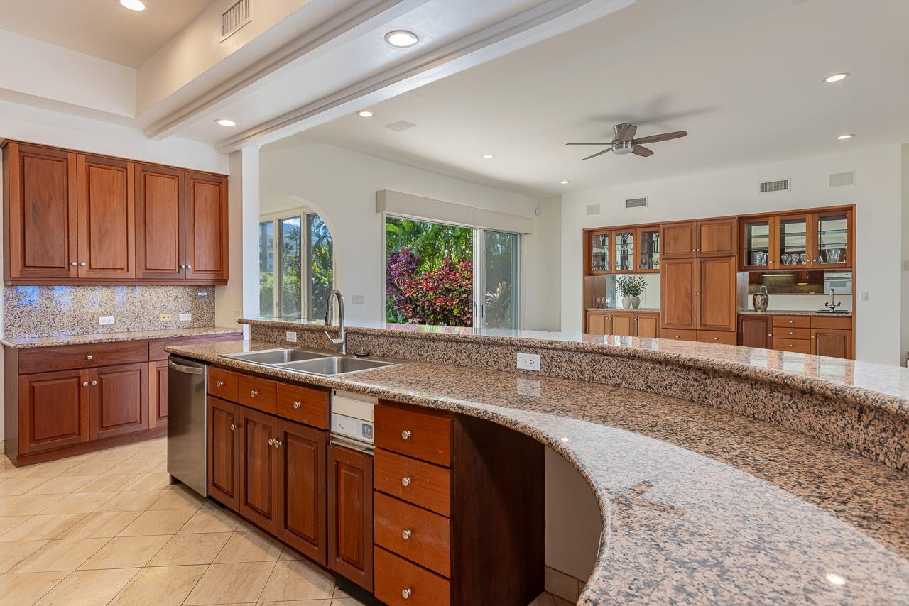 3943  Wailea Ekolu Pl Wailea, Wailea/Makena home - photo 10 of 45