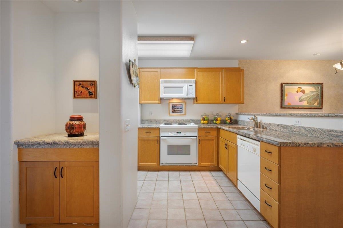 Wailea Fairway Villas condo # D-202, Kihei, Hawaii - photo 9 of 29