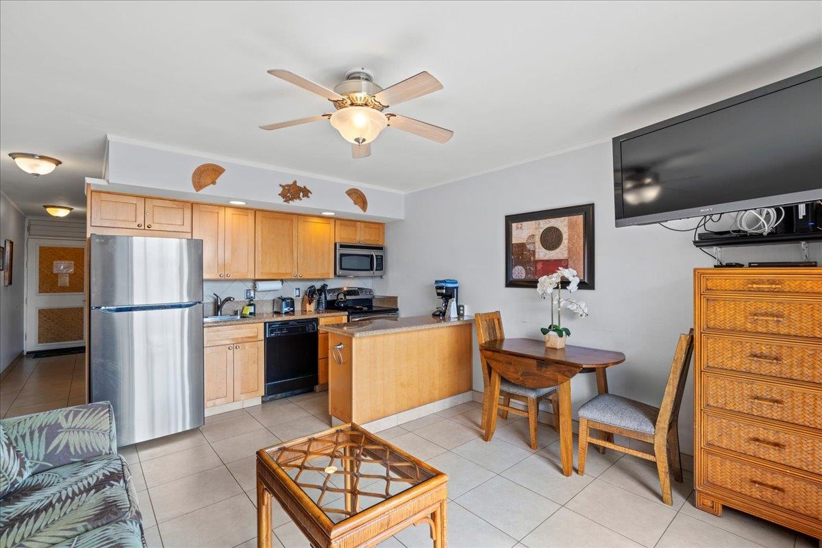 Kuleana II condo # 302, Lahaina, Hawaii - photo 2 of 33