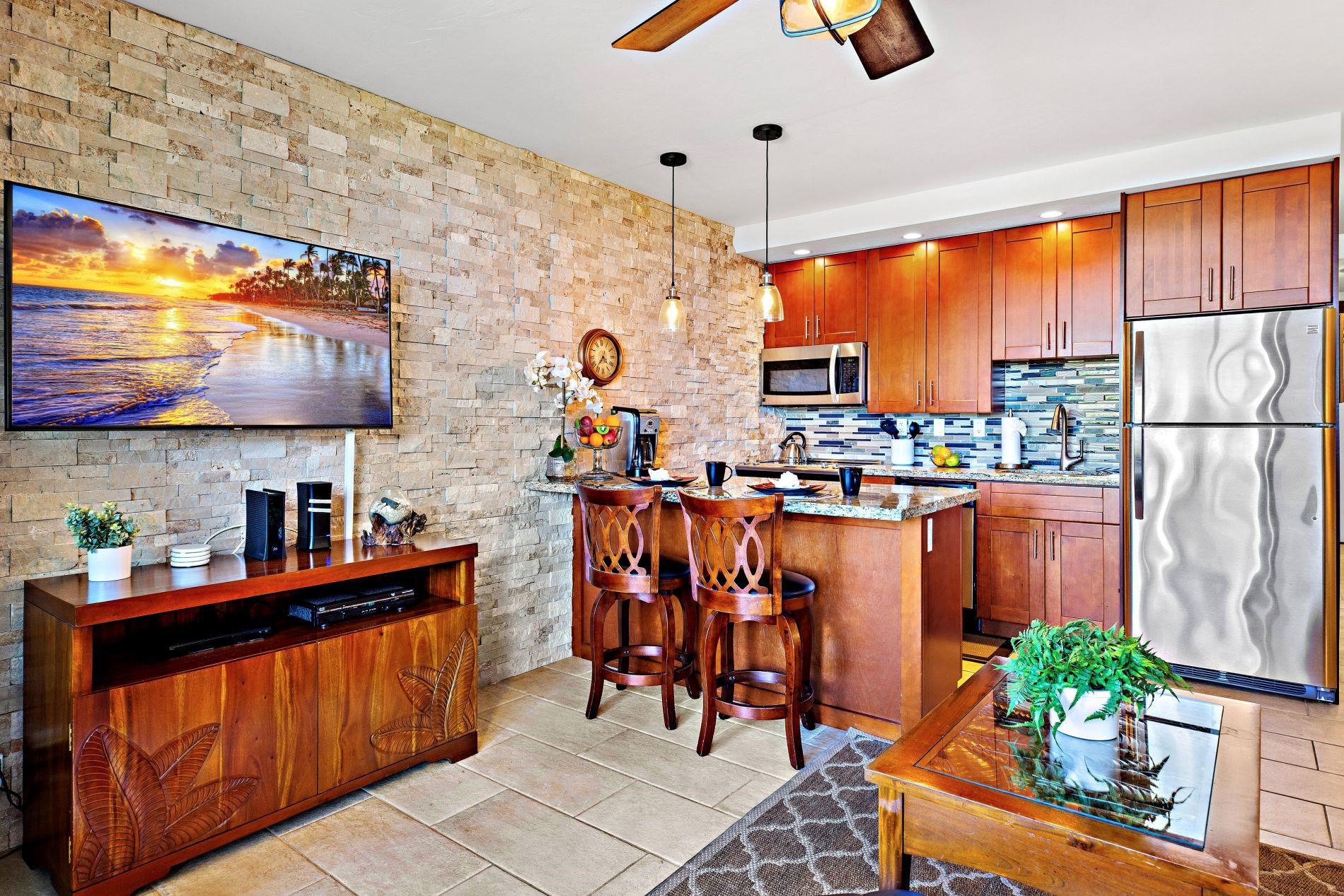 Kuleana II condo # 313, Lahaina, Hawaii - photo 4 of 41