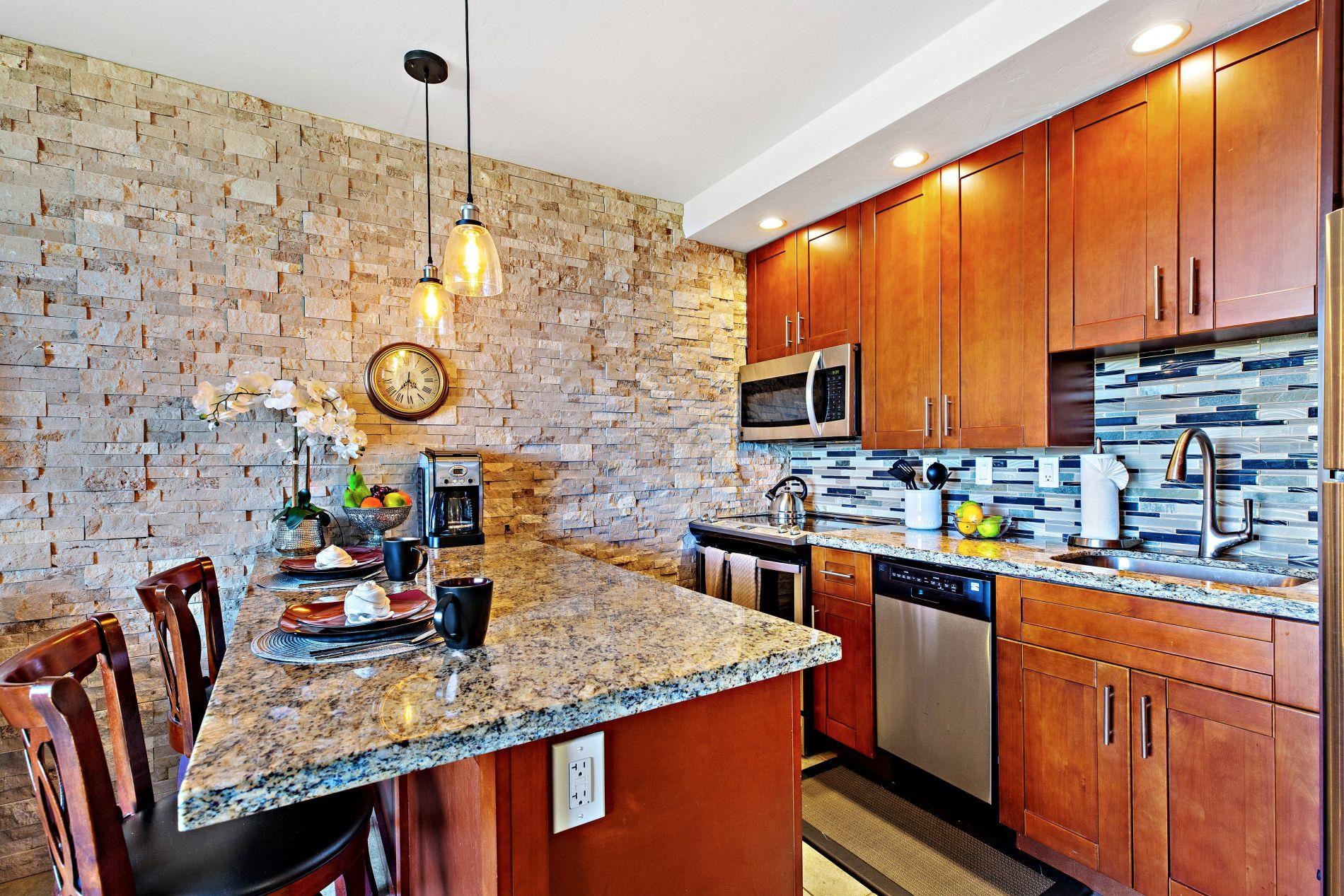 Kuleana II condo # 313, Lahaina, Hawaii - photo 7 of 41