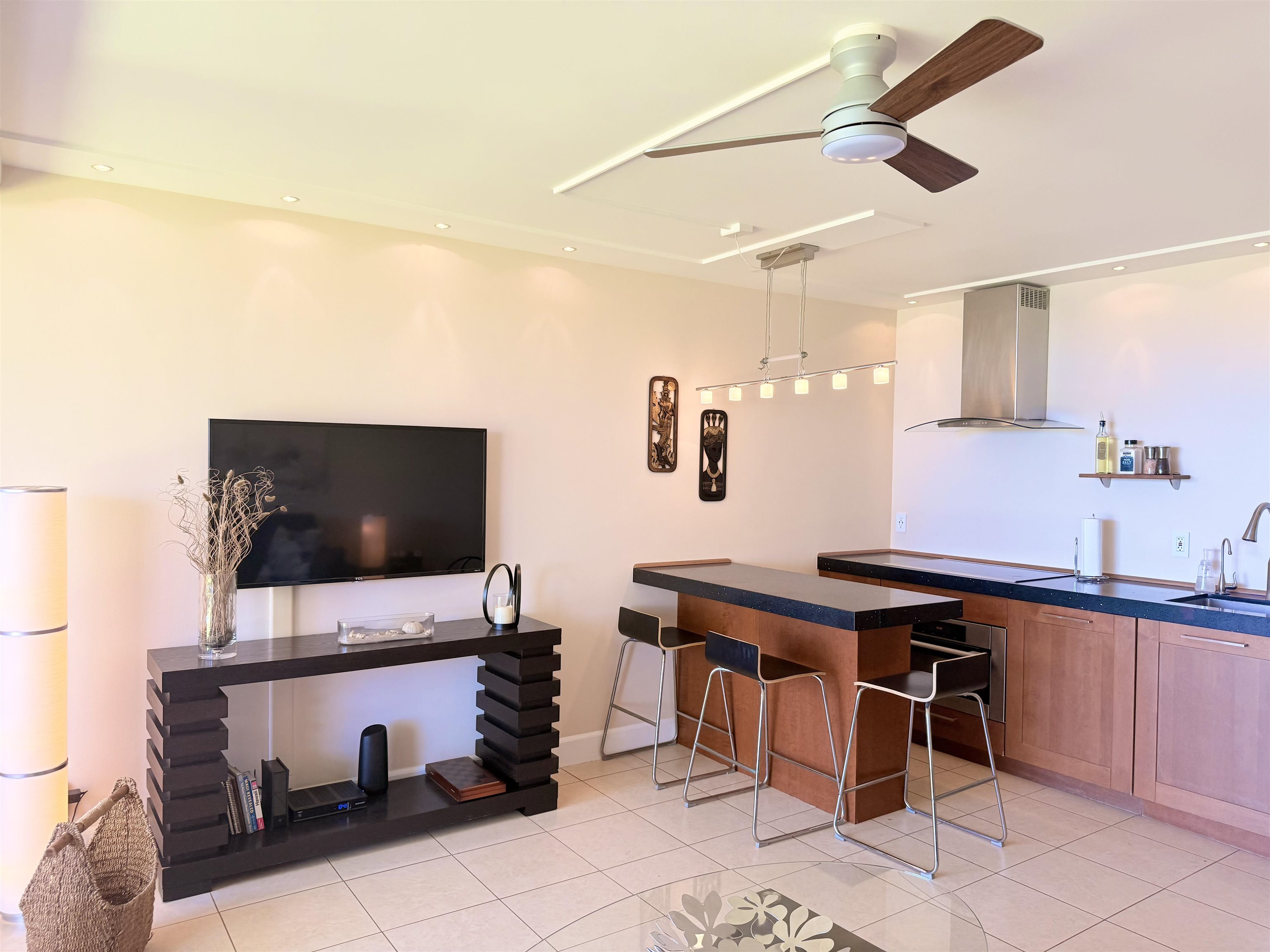 Kuleana II condo # 503, Lahaina, Hawaii - photo 11 of 47