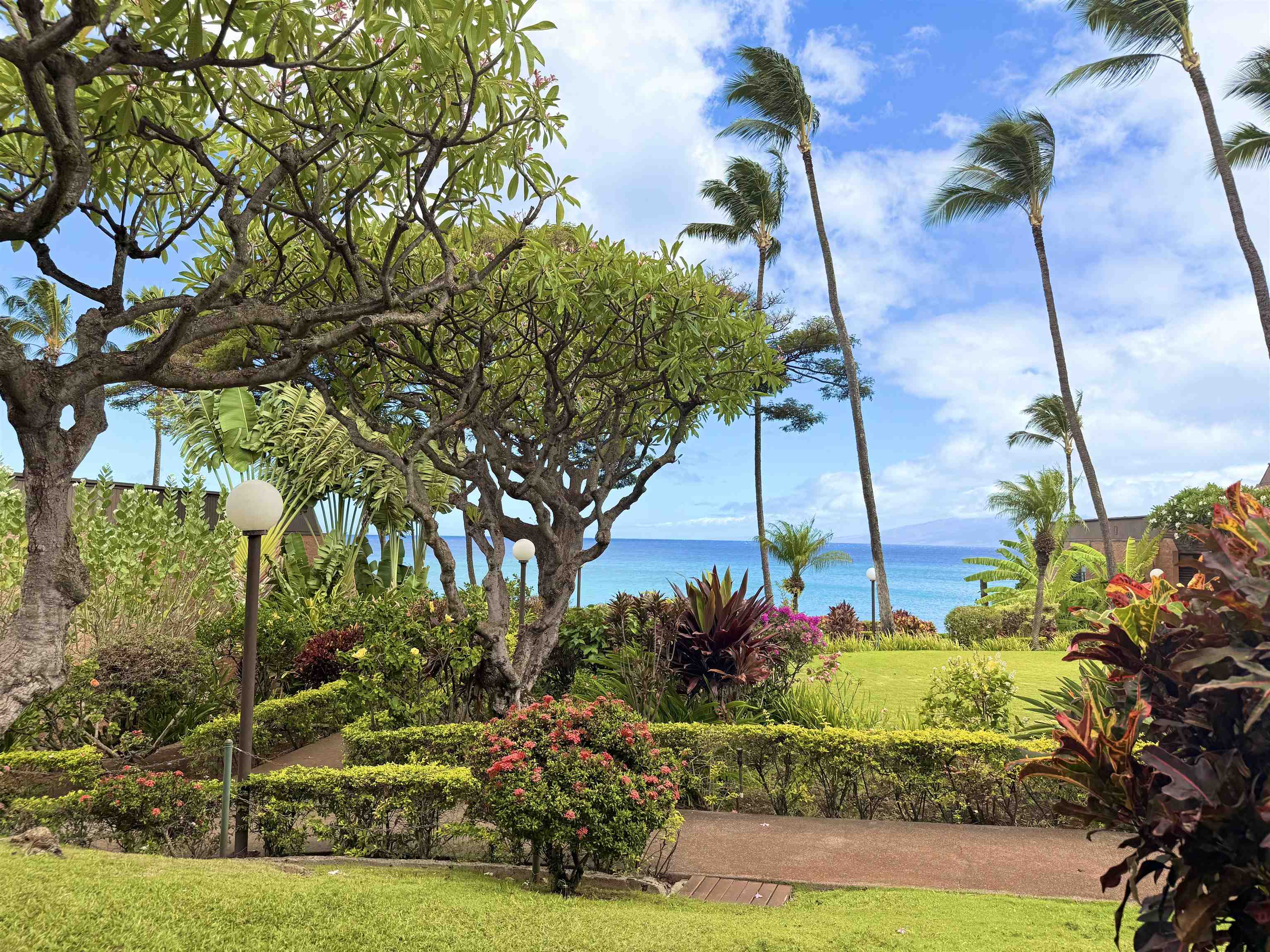 Kuleana II condo # 503, Lahaina, Hawaii - photo 43 of 47