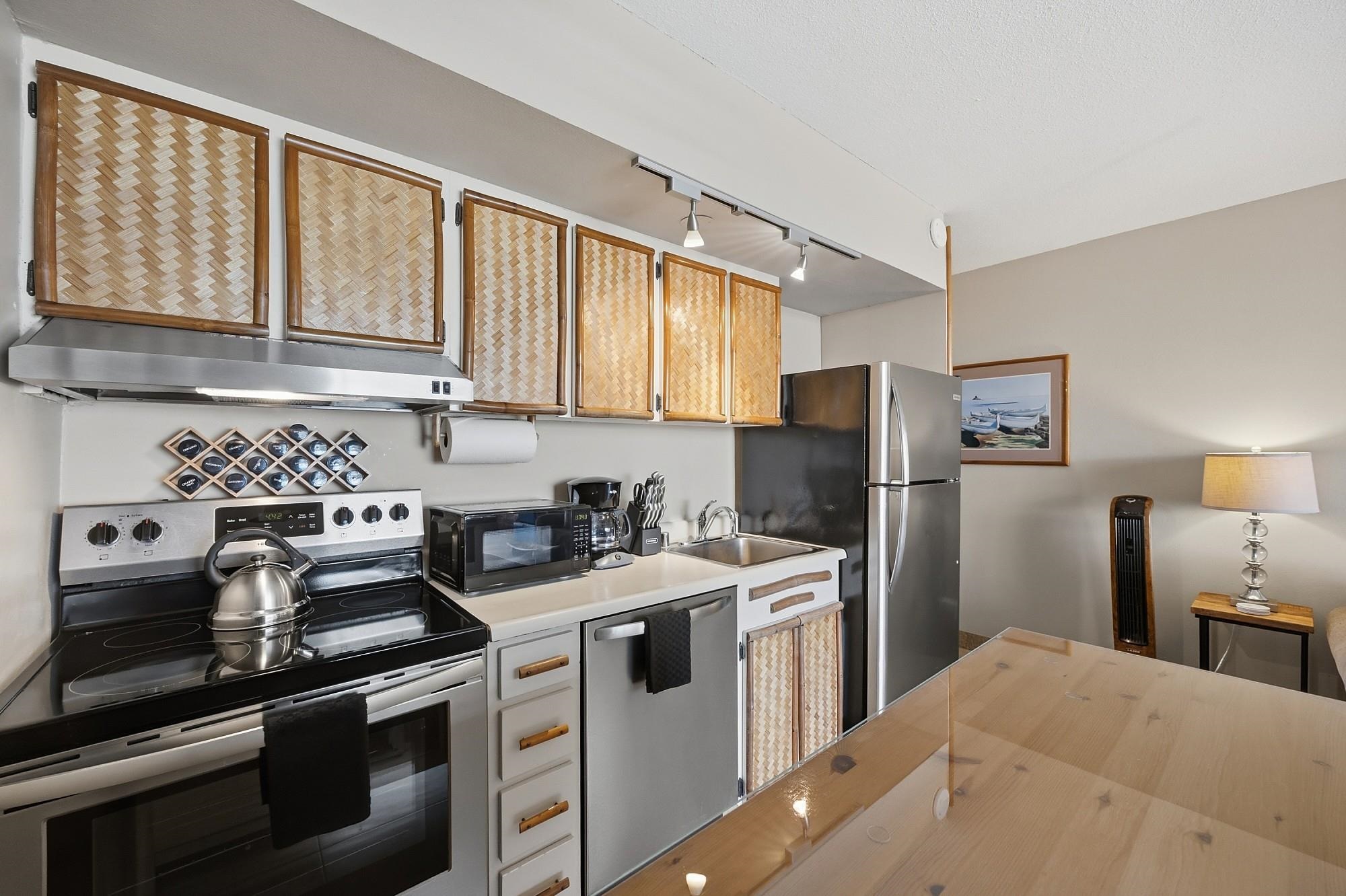 Kuleana II condo # 713, Lahaina, Hawaii - photo 11 of 50
