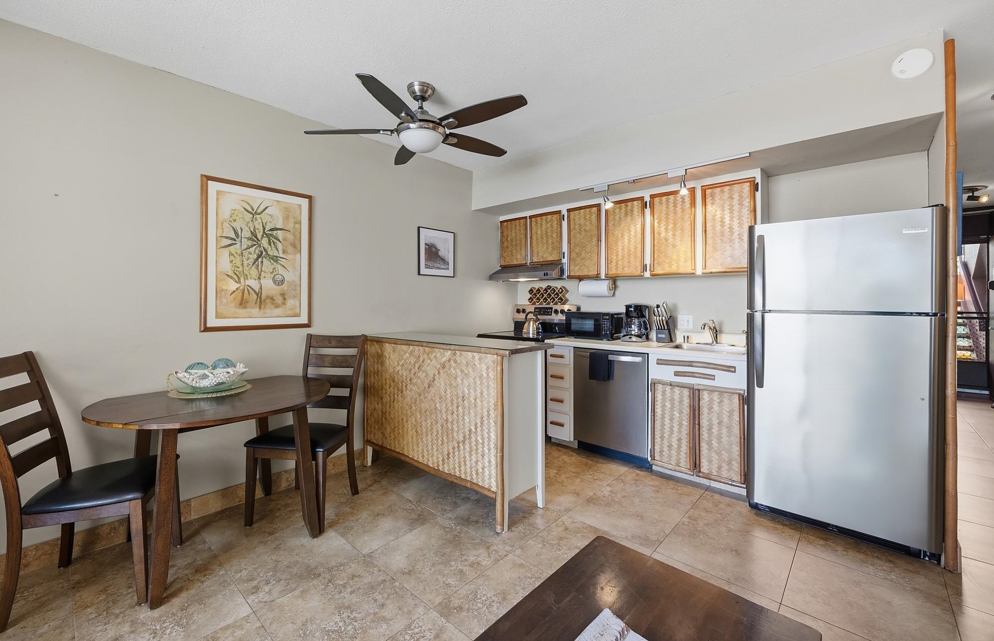 Kuleana II condo # 713, Lahaina, Hawaii - photo 3 of 50