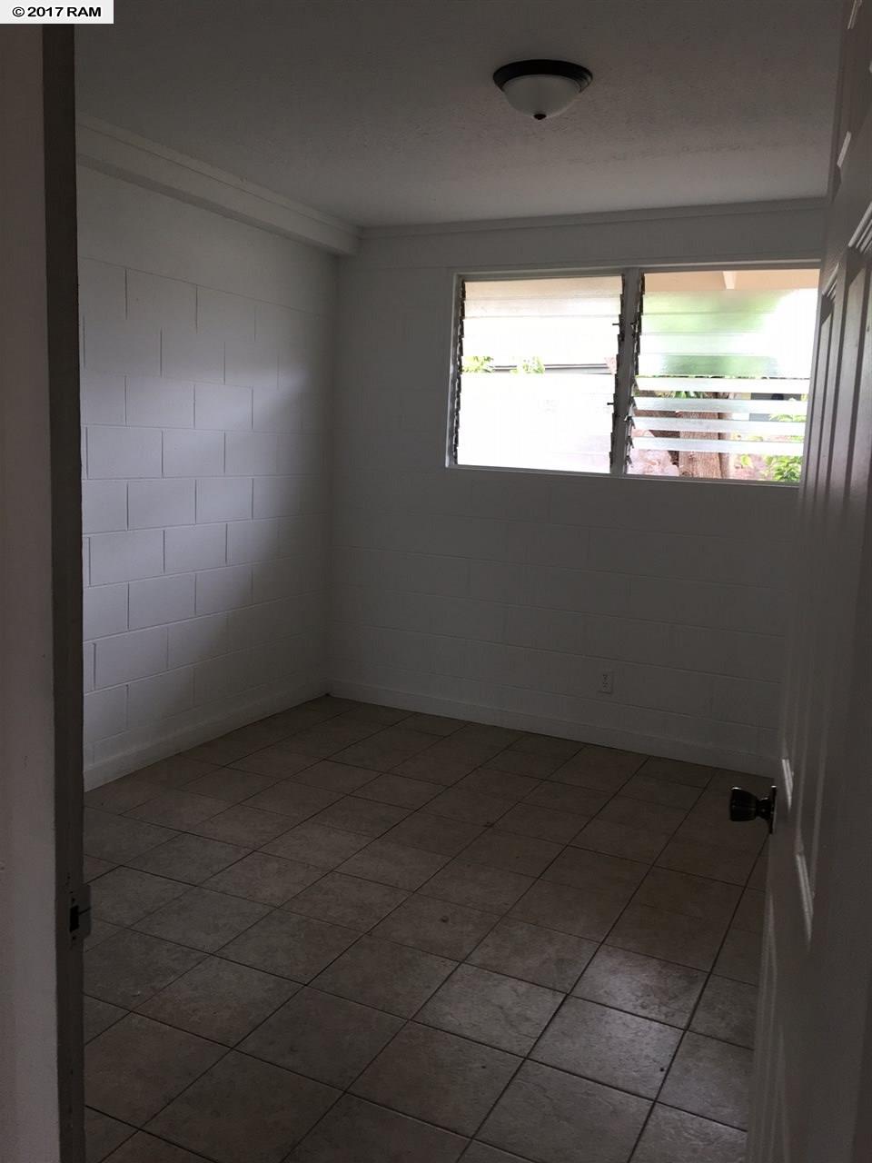 396  W Hawaii St , Kahului home - photo 4 of 7