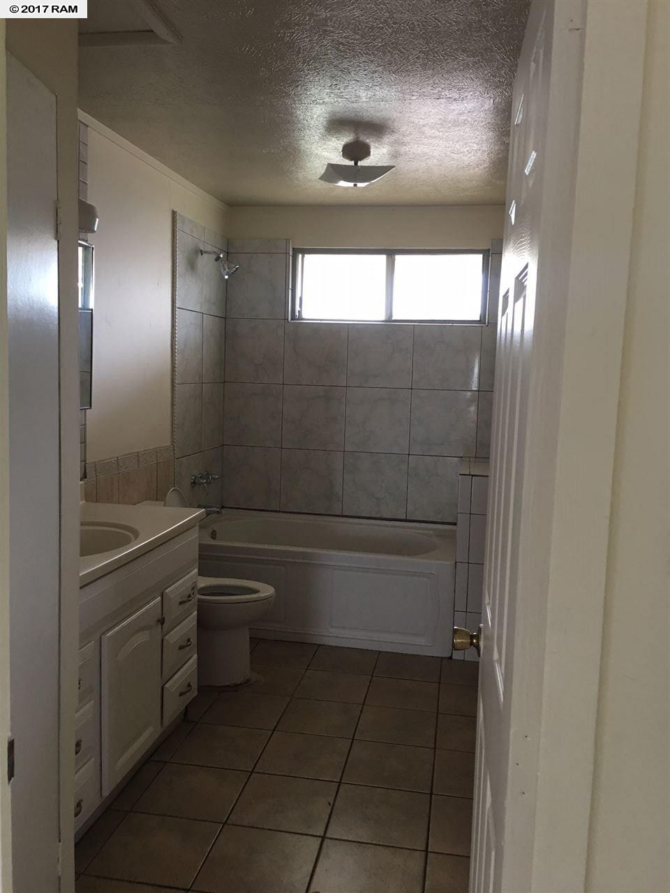 396  W Hawaii St , Kahului home - photo 6 of 7