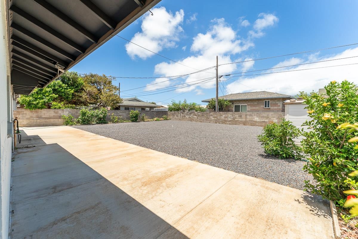 396  Kahiki St , Kahului home - photo 4 of 47