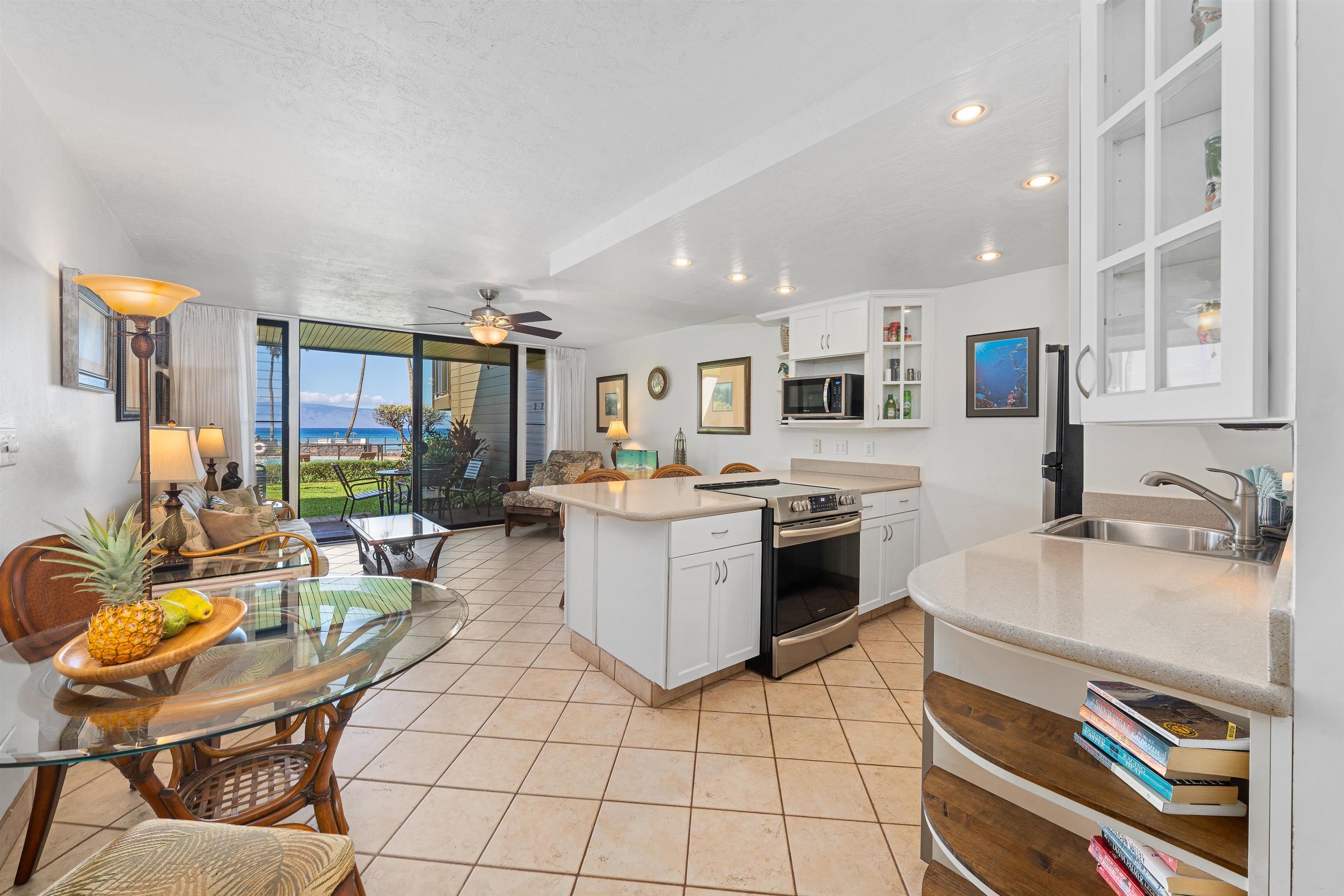 Polynesian Shores condo # 107, Lahaina, Hawaii - photo 9 of 33