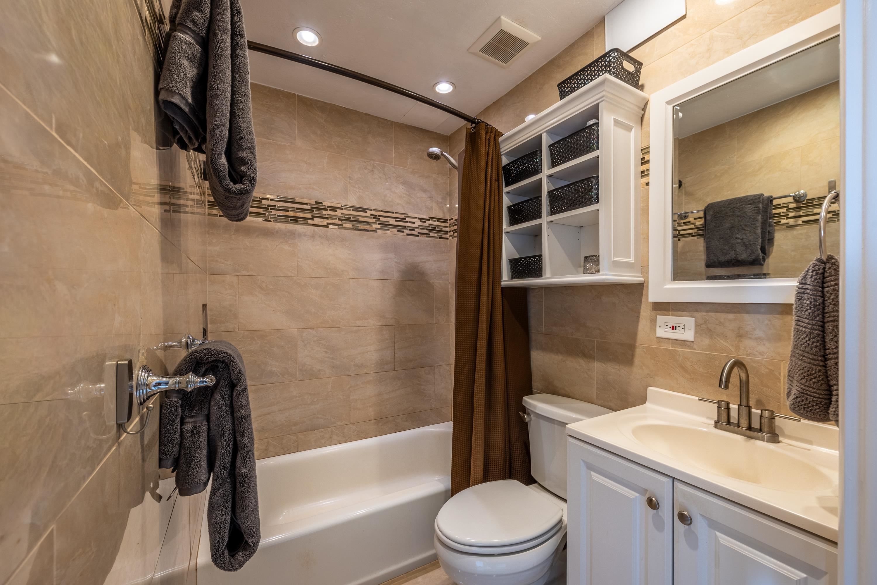 Polynesian Shores condo # 114, Lahaina, Hawaii - photo 14 of 31