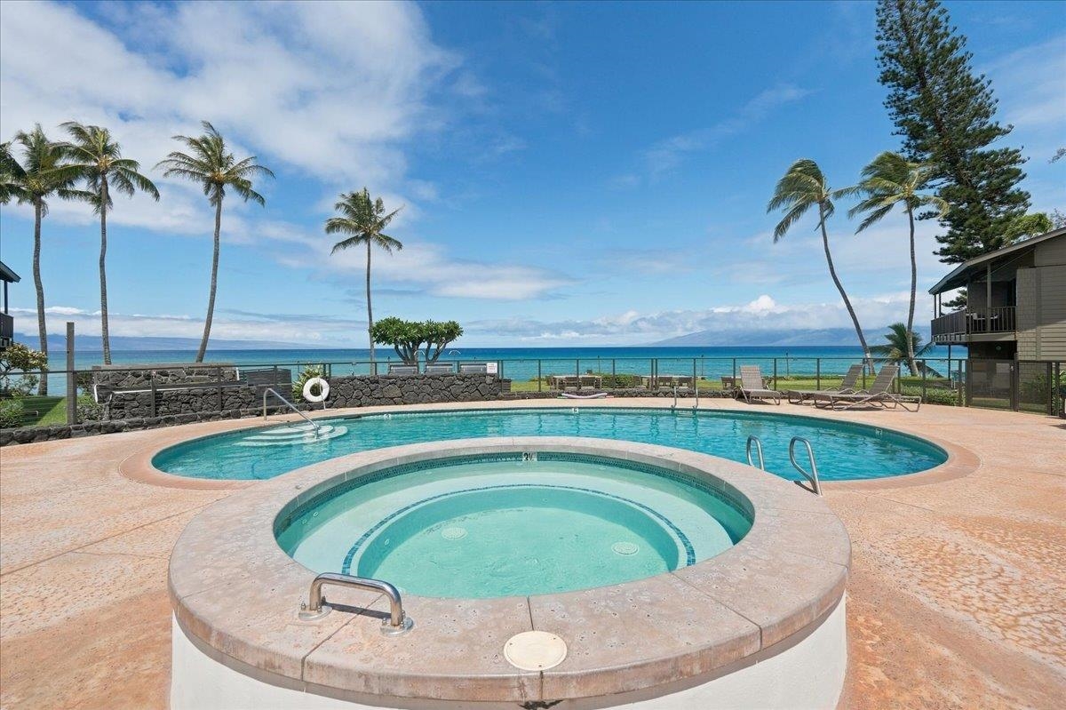 Polynesian Shores condo # 115, Lahaina, Hawaii - photo 33 of 38
