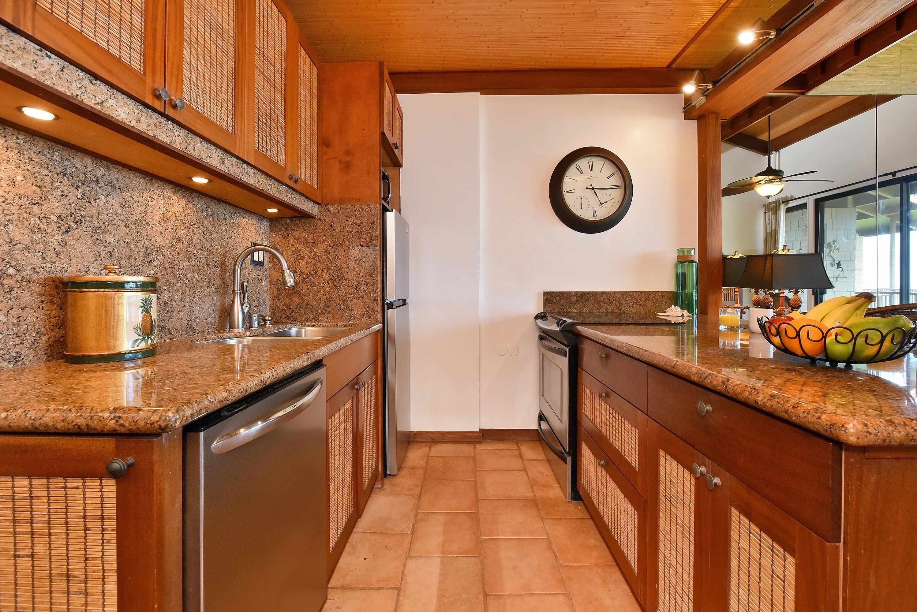 Polynesian Shores condo # 204, Lahaina, Hawaii - photo 15 of 50
