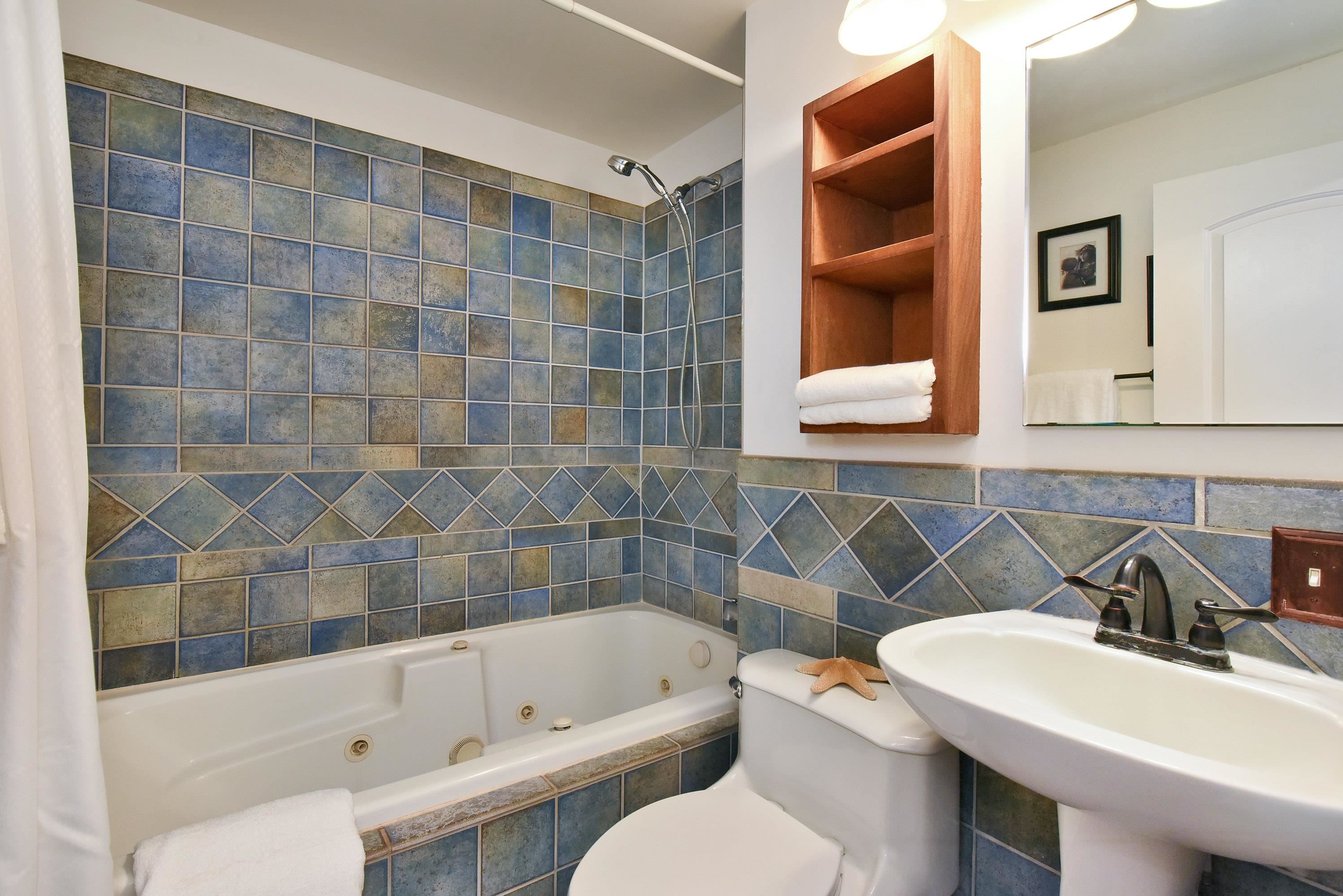 Polynesian Shores condo # 204, Lahaina, Hawaii - photo 20 of 50
