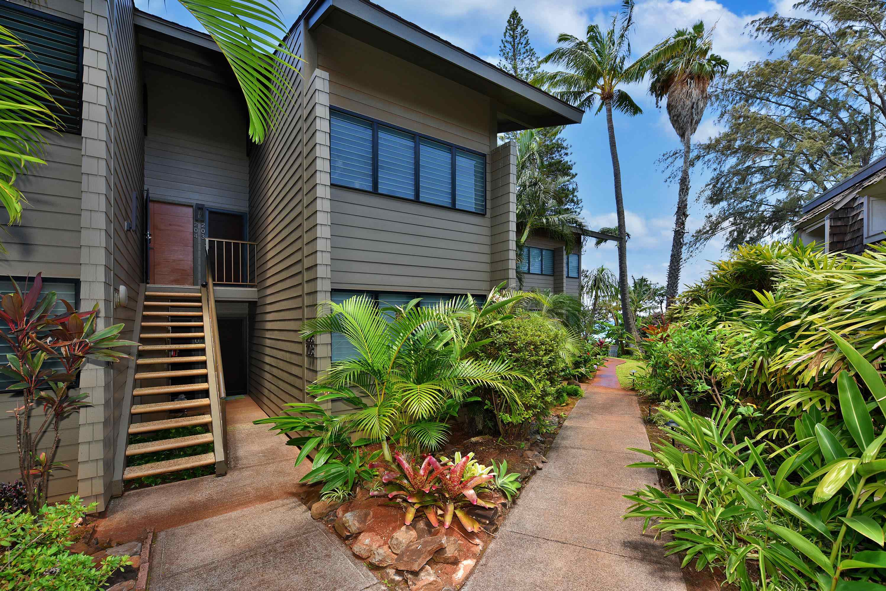 Polynesian Shores condo # 204, Lahaina, Hawaii - photo 34 of 50