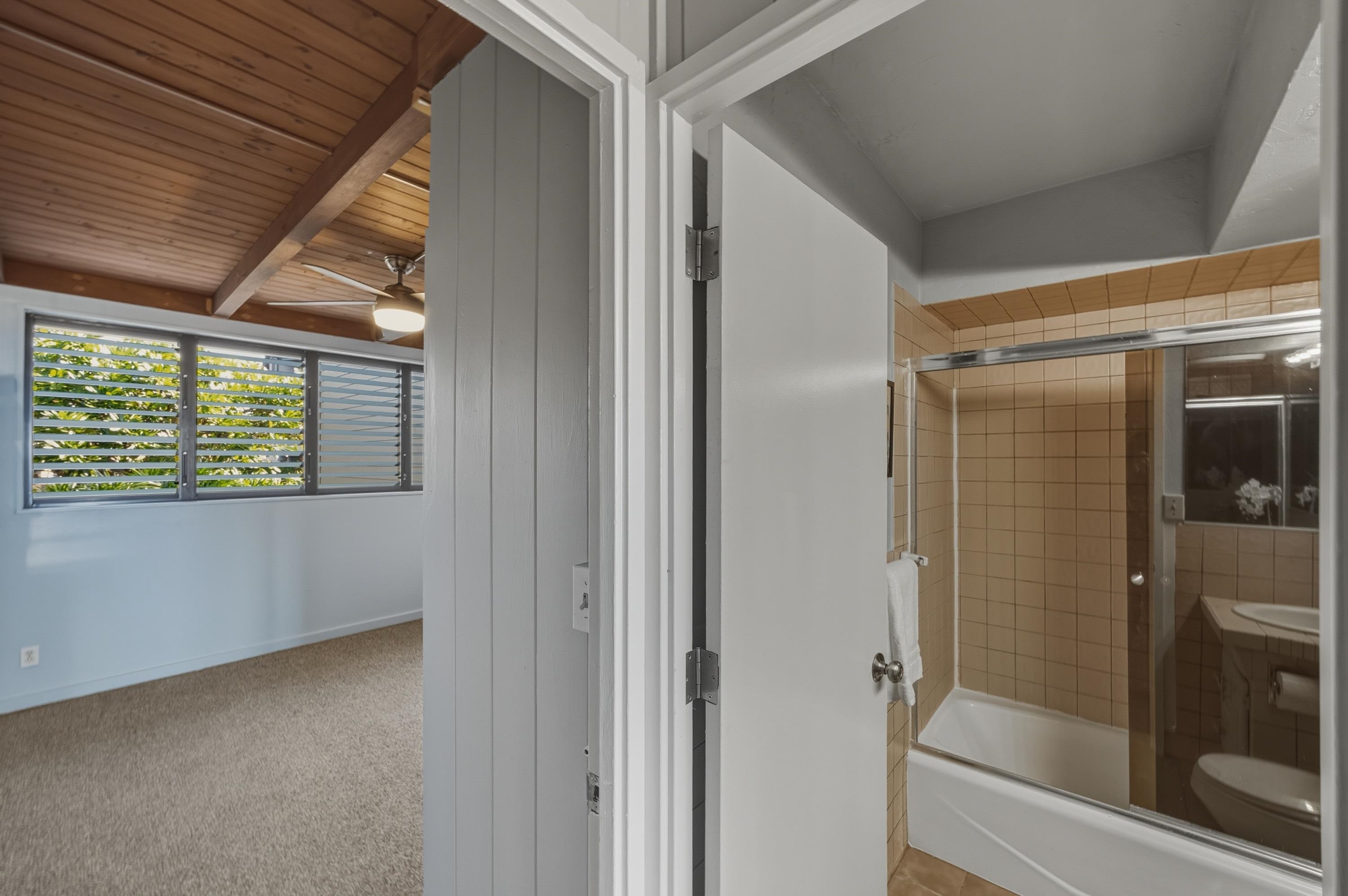 Polynesian Shores condo # 206, Lahaina, Hawaii - photo 15 of 38