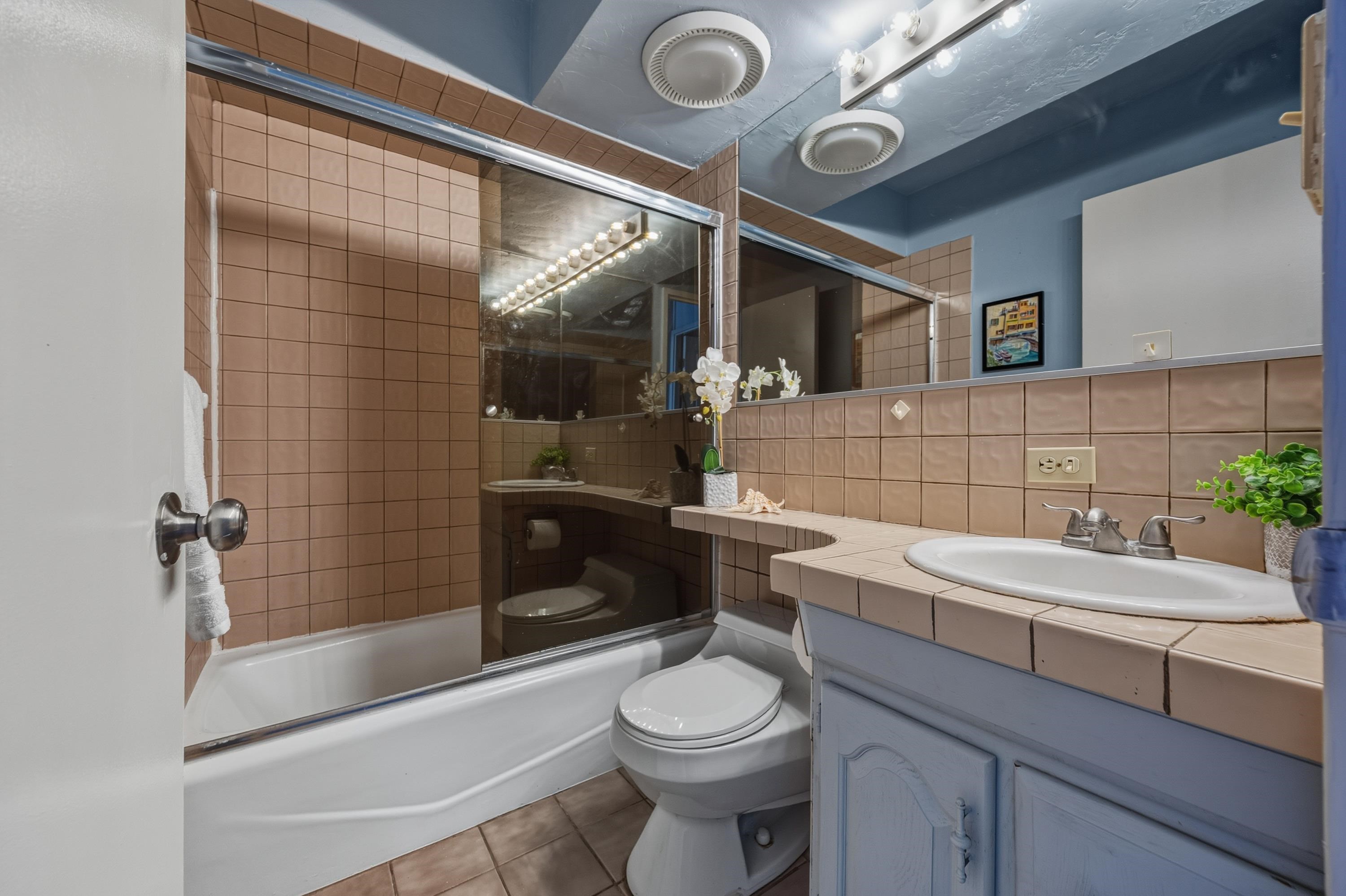 Polynesian Shores condo # 206, Lahaina, Hawaii - photo 16 of 38