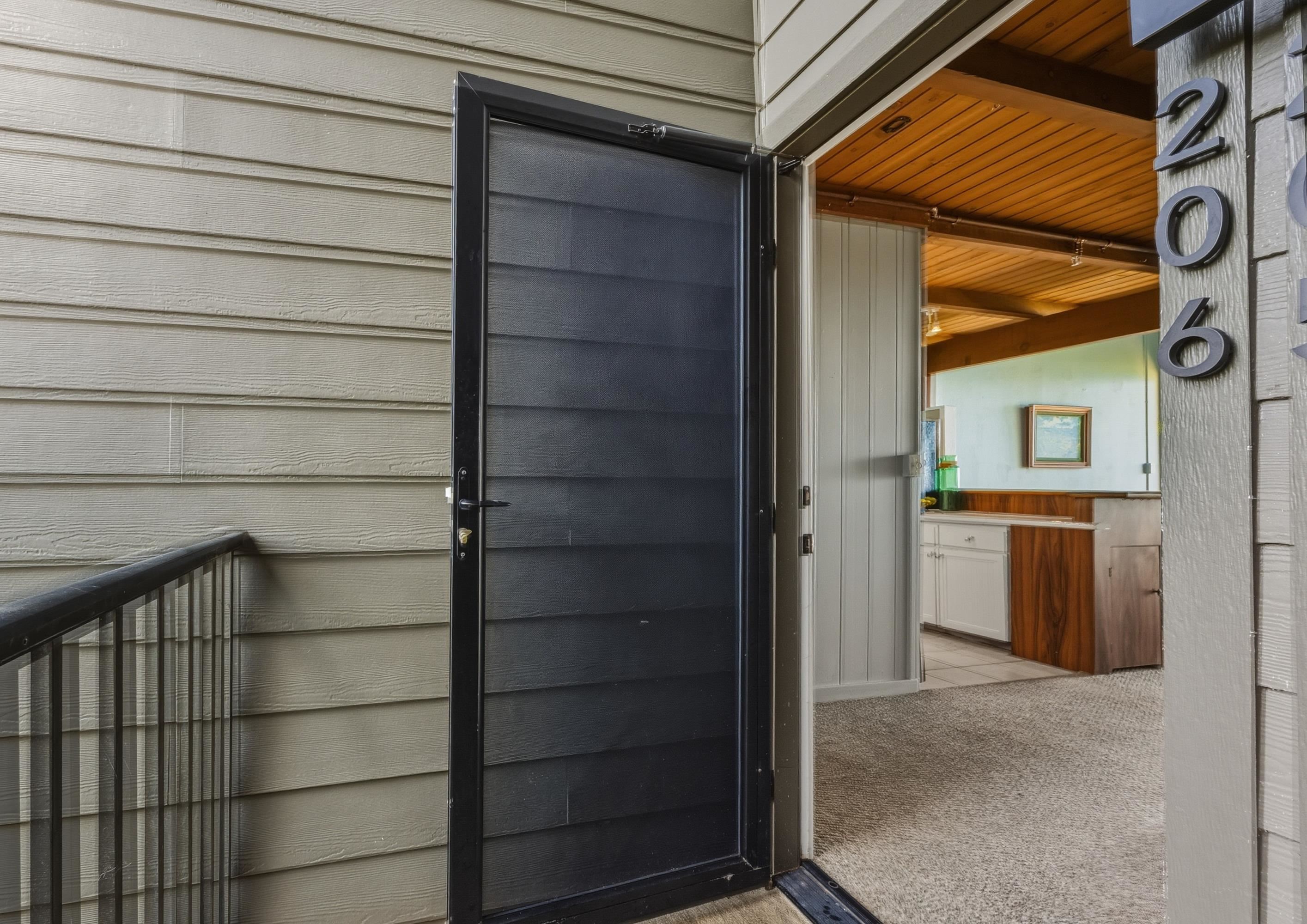 Polynesian Shores condo # 206, Lahaina, Hawaii - photo 3 of 38